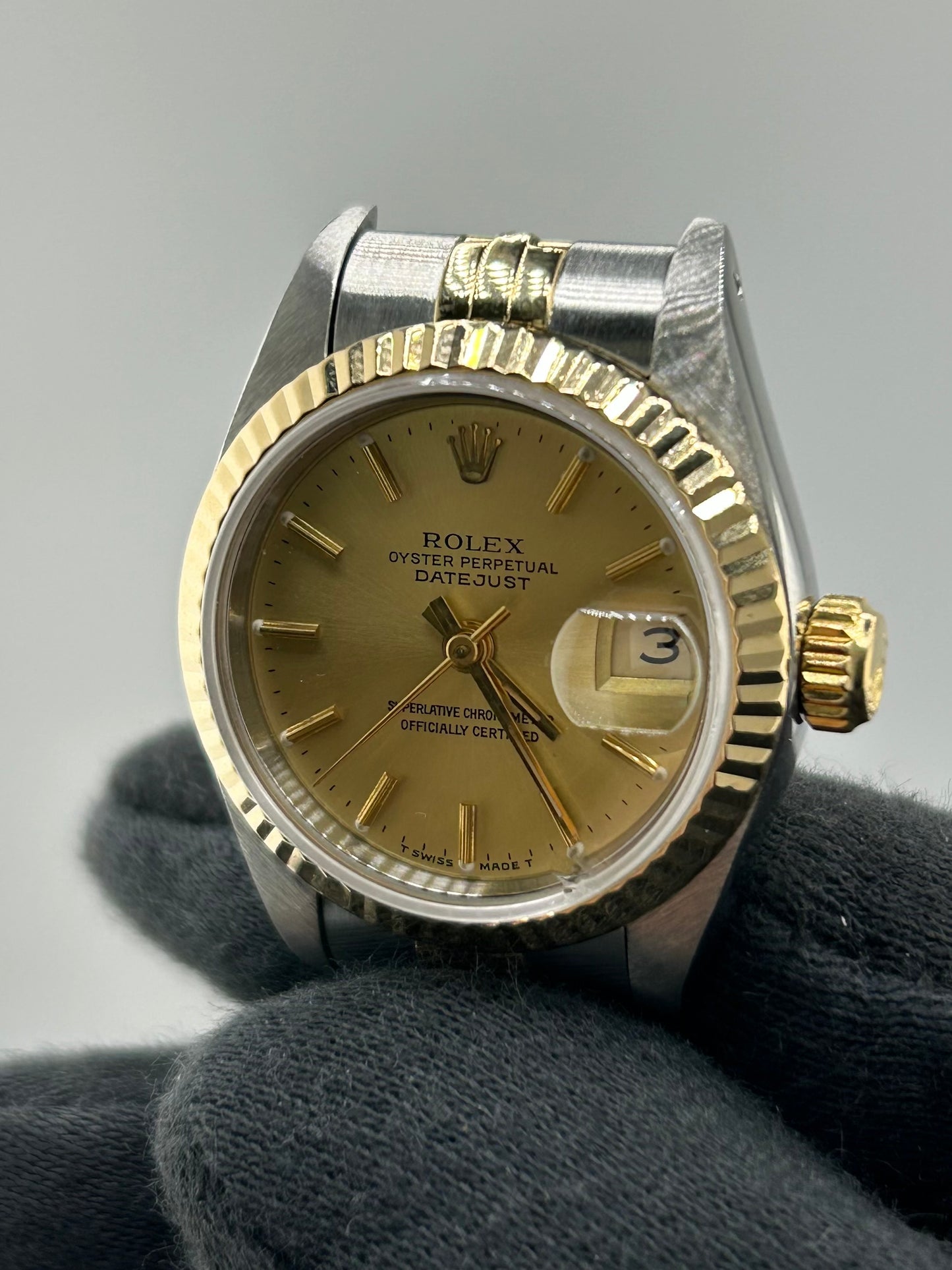 Rolex Datejust Lady Champagne Stick Dial on D Link Jubilee Ref. 69173 — view 3
