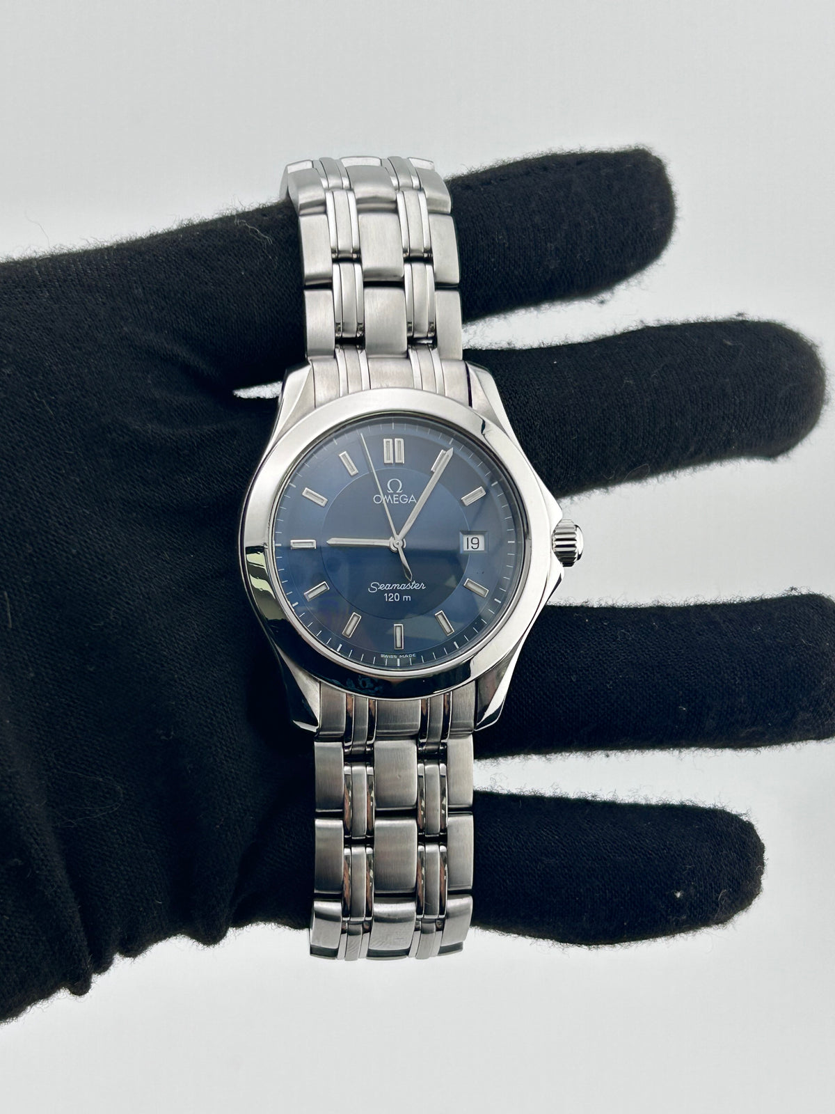 Omega Seamaster Blue Dial on Omega Ref. 2511.82 with Box — view 2