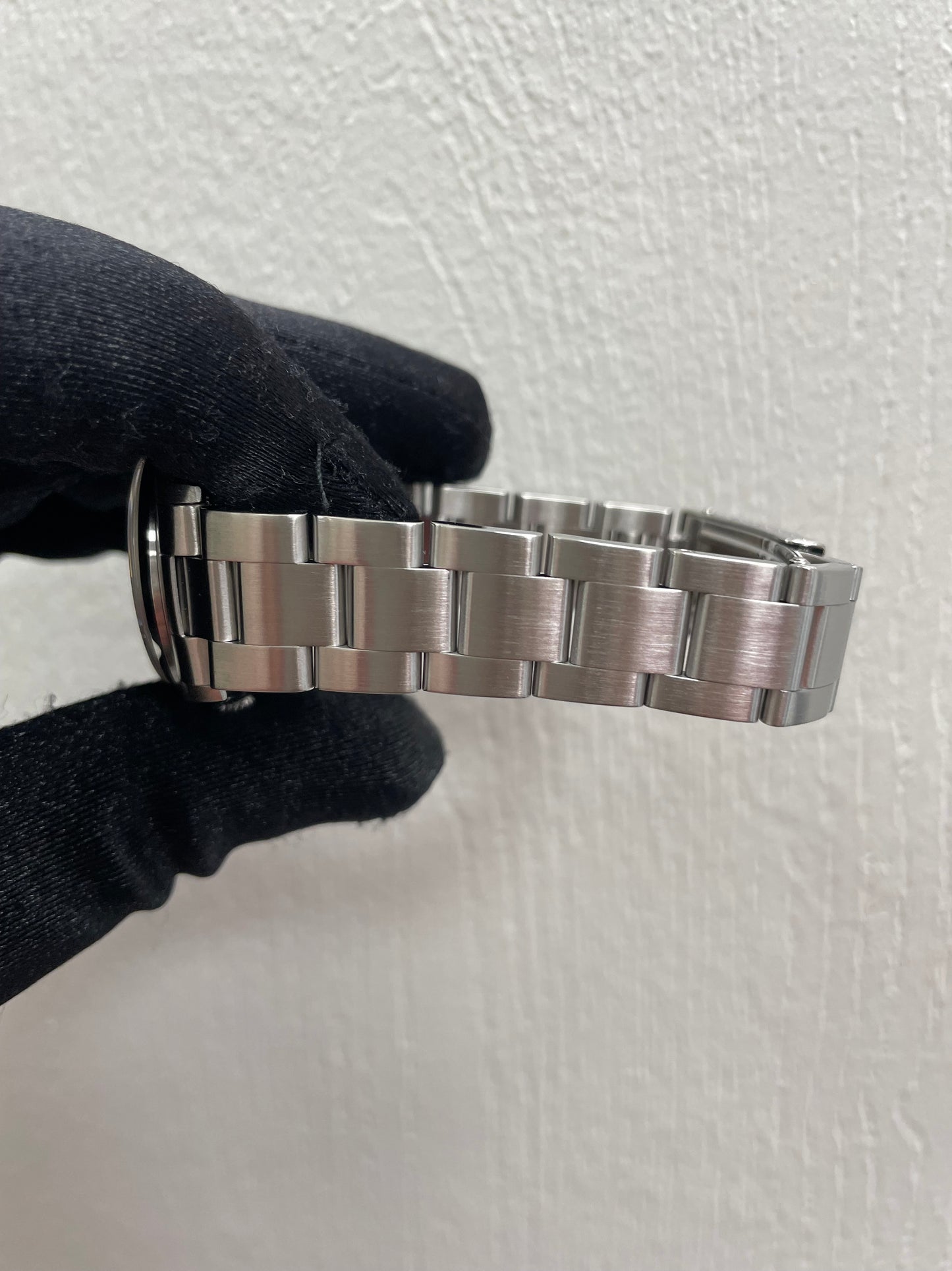 Rolex Datejust Silver Dial on Oyster Ref. 78240 Papers 2001 — view 4