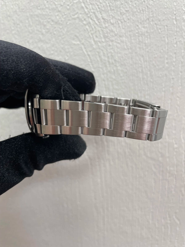 Rolex Datejust Silver Dial on Oyster Ref 78240 with Papers 2001