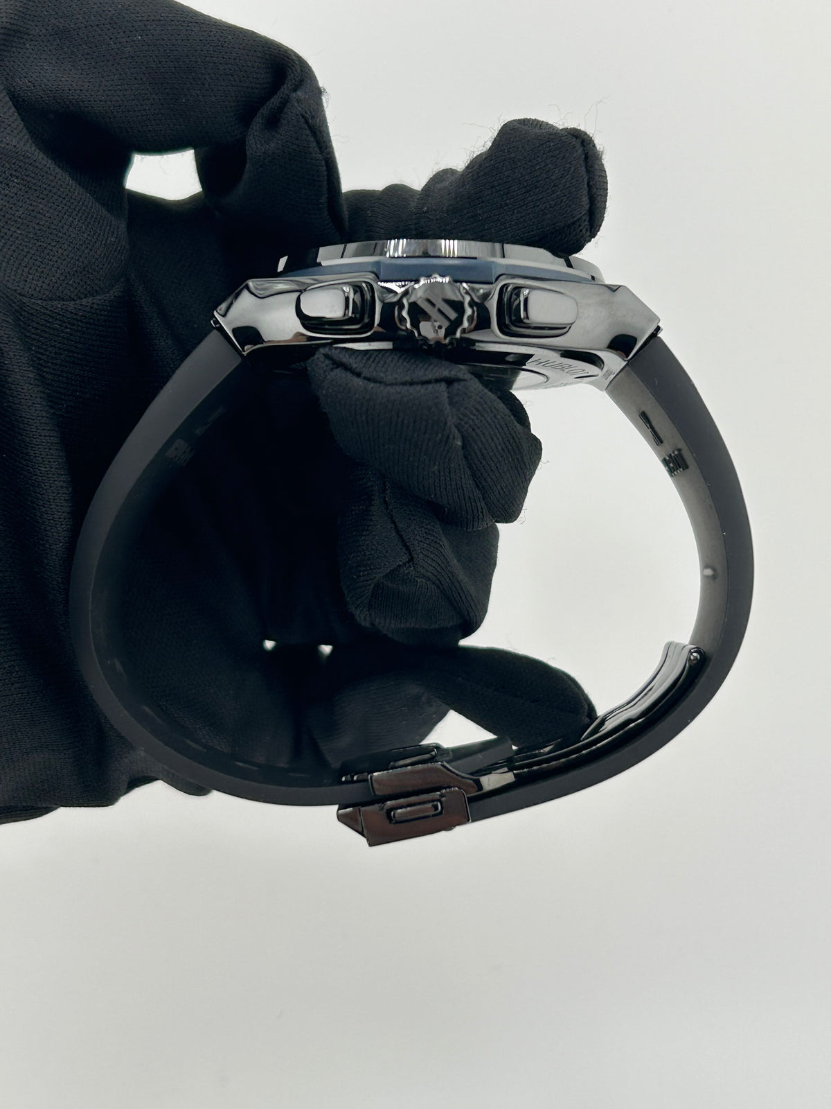 Hublot Classic Fusion Blue Dial on Black Rubber Band Ref. 521.CM.7170.LR Service Papers 2019 — view 6