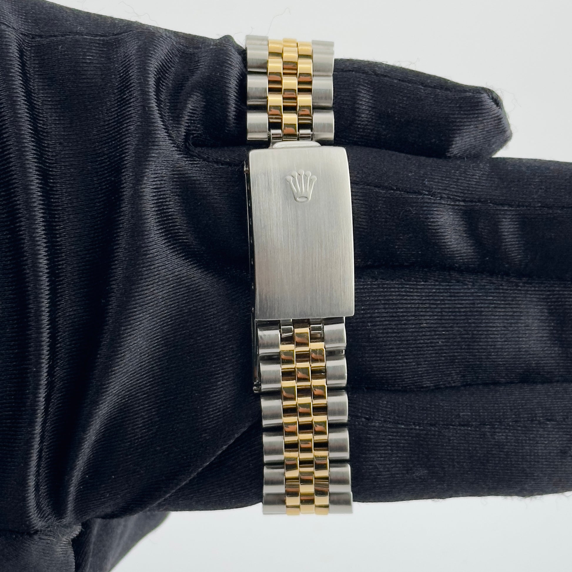 Rolex Datejust Ivory Anniversary Arabic Dial on Jubilee Ref. 16233 1989 — view 3