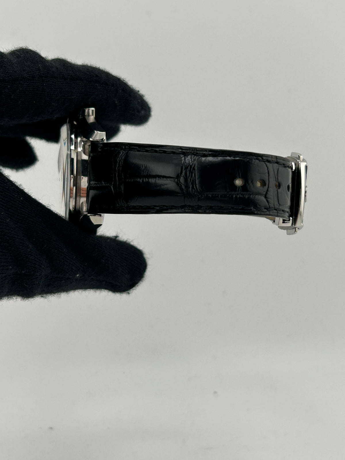 Omega Speedmaster Black Dial on Black Leather Strap Ref. 3590.50.00 — view 5