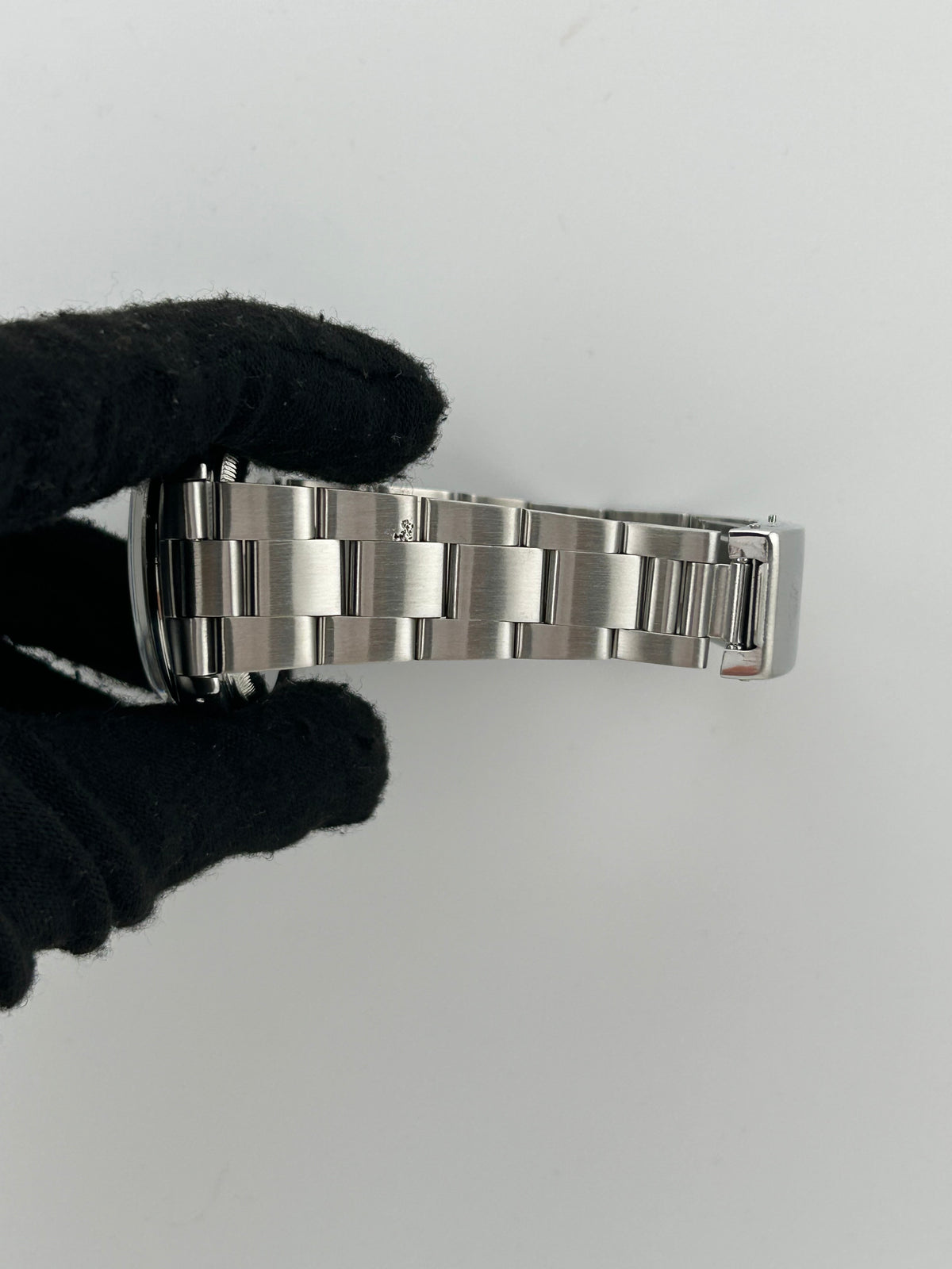 Rolex Oyster Perpetual Date Silver Index Dial on Oyster Steel Bracelet Ref. 1500 1965 — view 4