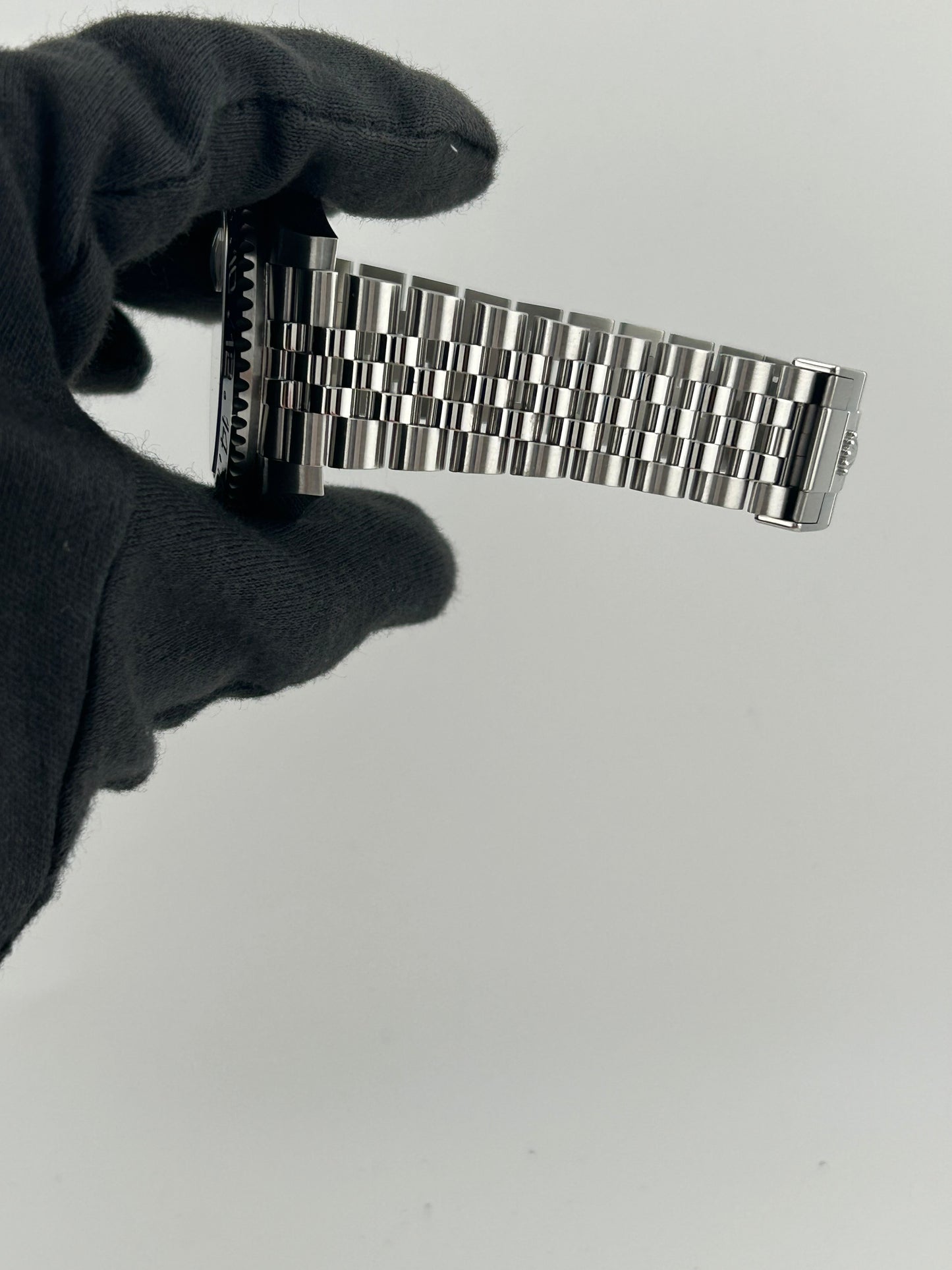 Rolex GMT-Master II Batgirl Black Dial on Jubilee Ref. 126710BLNR Card 2022 — view 5