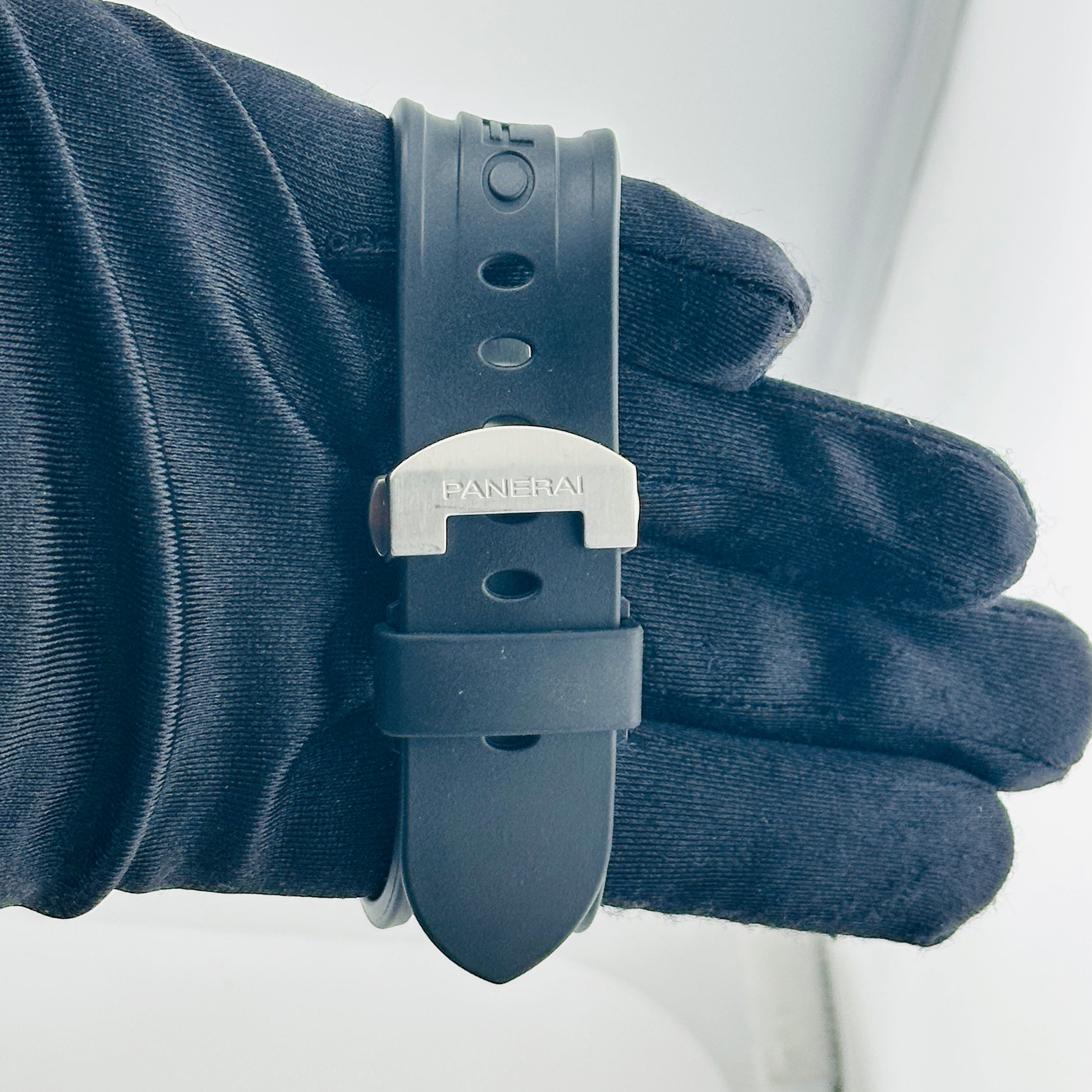 Panerai Luminor Submersible Black Dial on Rubber Strap Ref. PAM00024/OP6628 Card 2005 — view 4