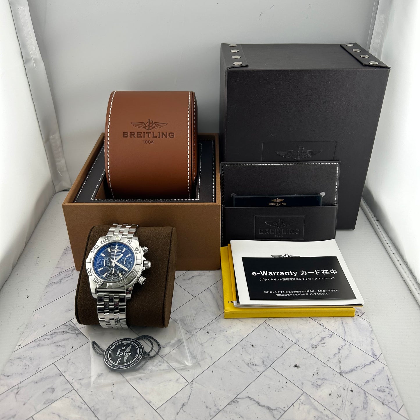 Breitling Chronomat Black Carbon Dial on Stainless Steel Ref. AB0110/AB0110121B2A1 Card 2018 — view 7