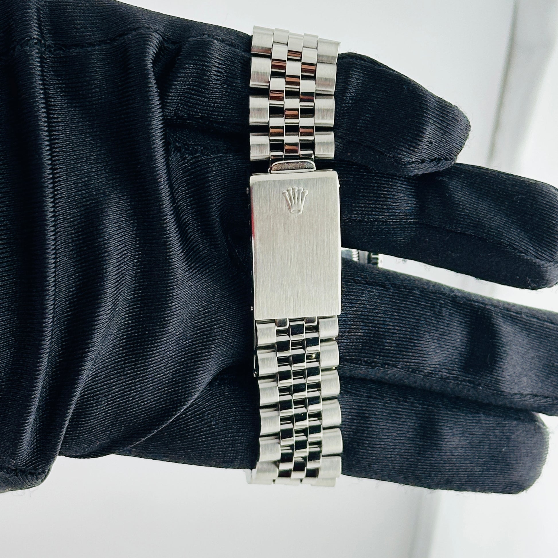 Rolex Datejust Salmon Roman Dial on Jubilee Ref. 16220 1991 — view 2