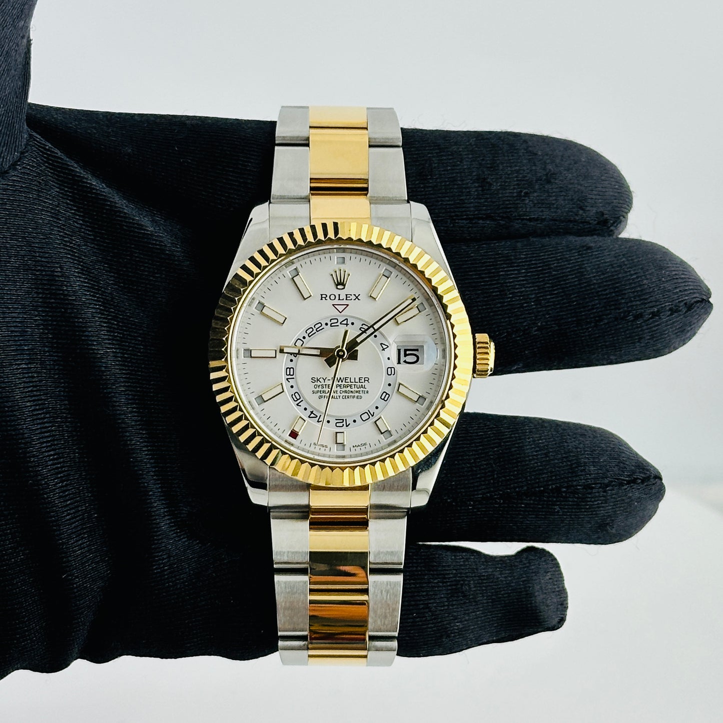 Rolex SkyDweller White Dial on Oyster Ref. 326933 Card 2021 — view 2