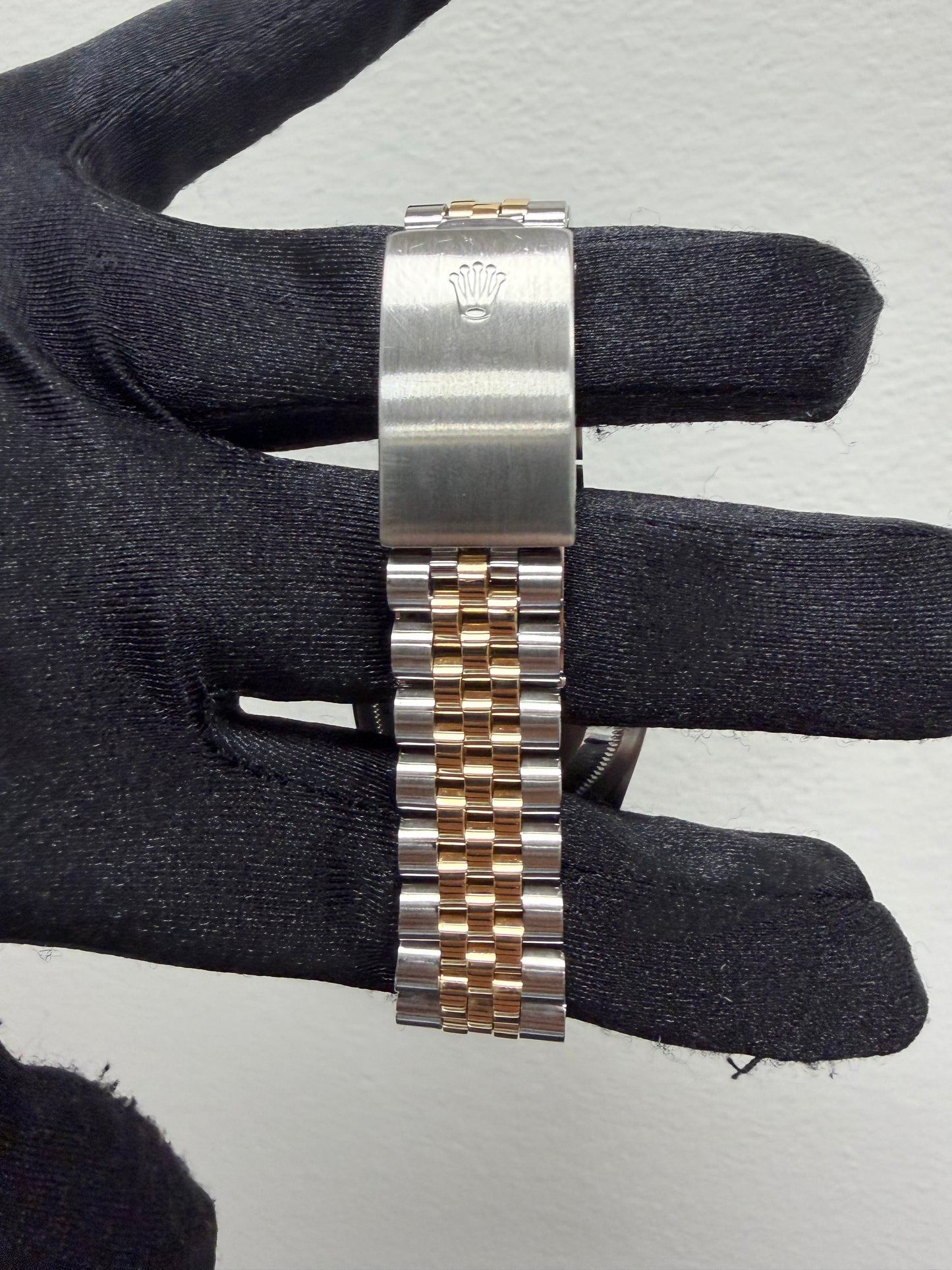 Rolex Datejust Champagne Diamond Dial on Jubilee Ref. 16233 1996 — view 3