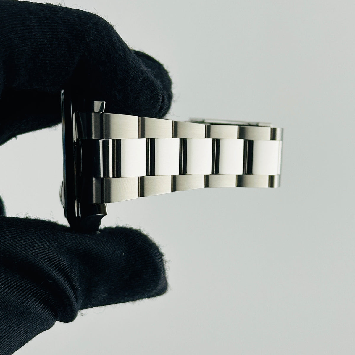 Rolex Datejust Dark Rhodium Dial on Oyster Bracelet Ref. 126300 Card 2026 — view 5