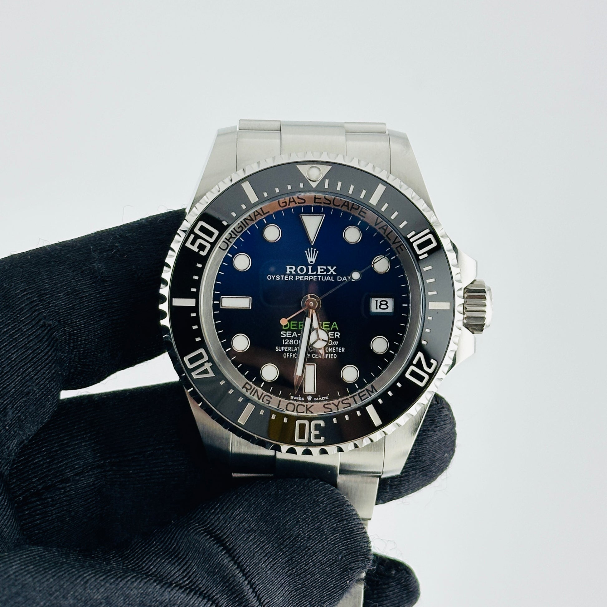 Rolex Sea-Dweller Deepsea James Cameron Blue Dial on Oyster Ref. 136660 Card 2024 — view 3