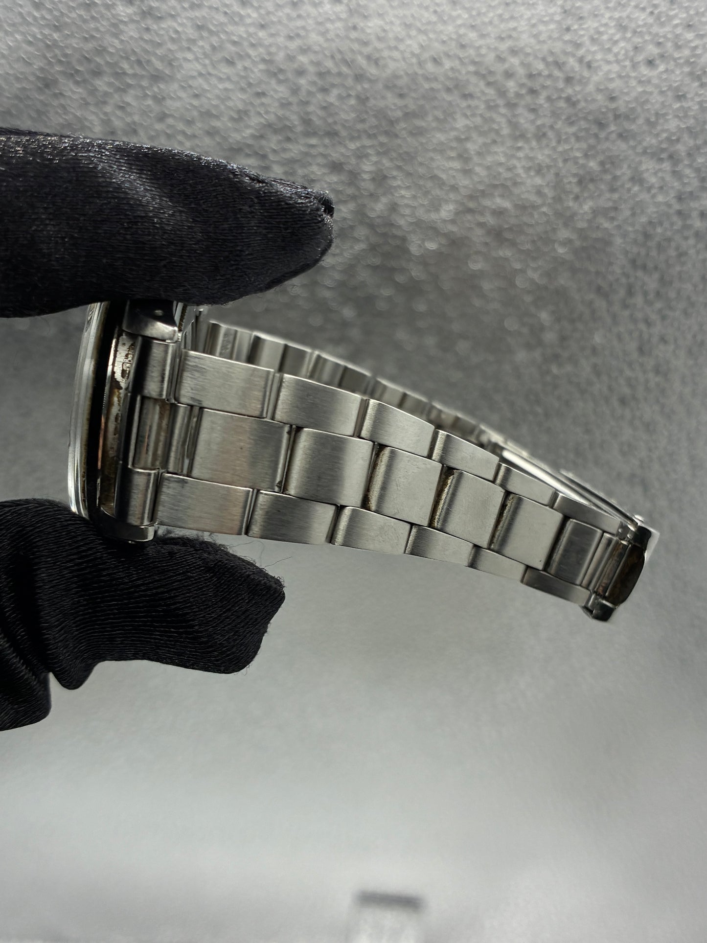 Rolex Oysterdate Precision Silver Stick / Faded Dial on Oyster Bracelet Ref. 6694 Papers 1976 — view 4