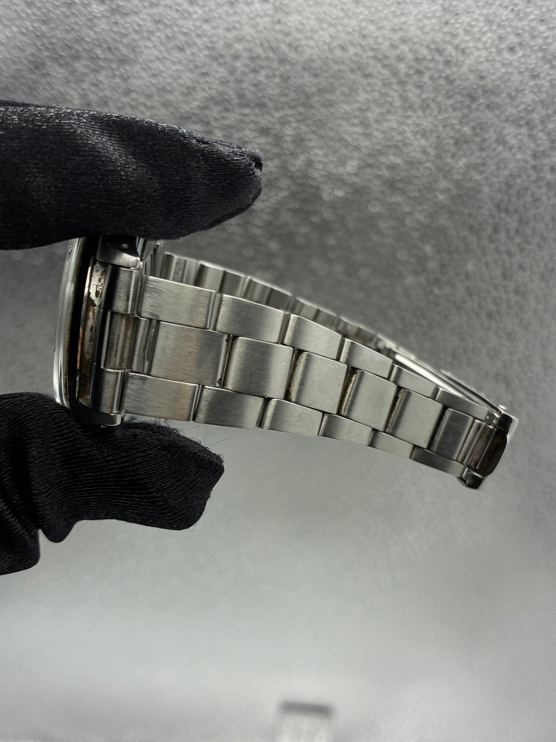 Rolex Oysterdate Precision Silver Stick / Faded Dial on Oyster Bracelet Ref. 6694 Papers 1976 — view 4