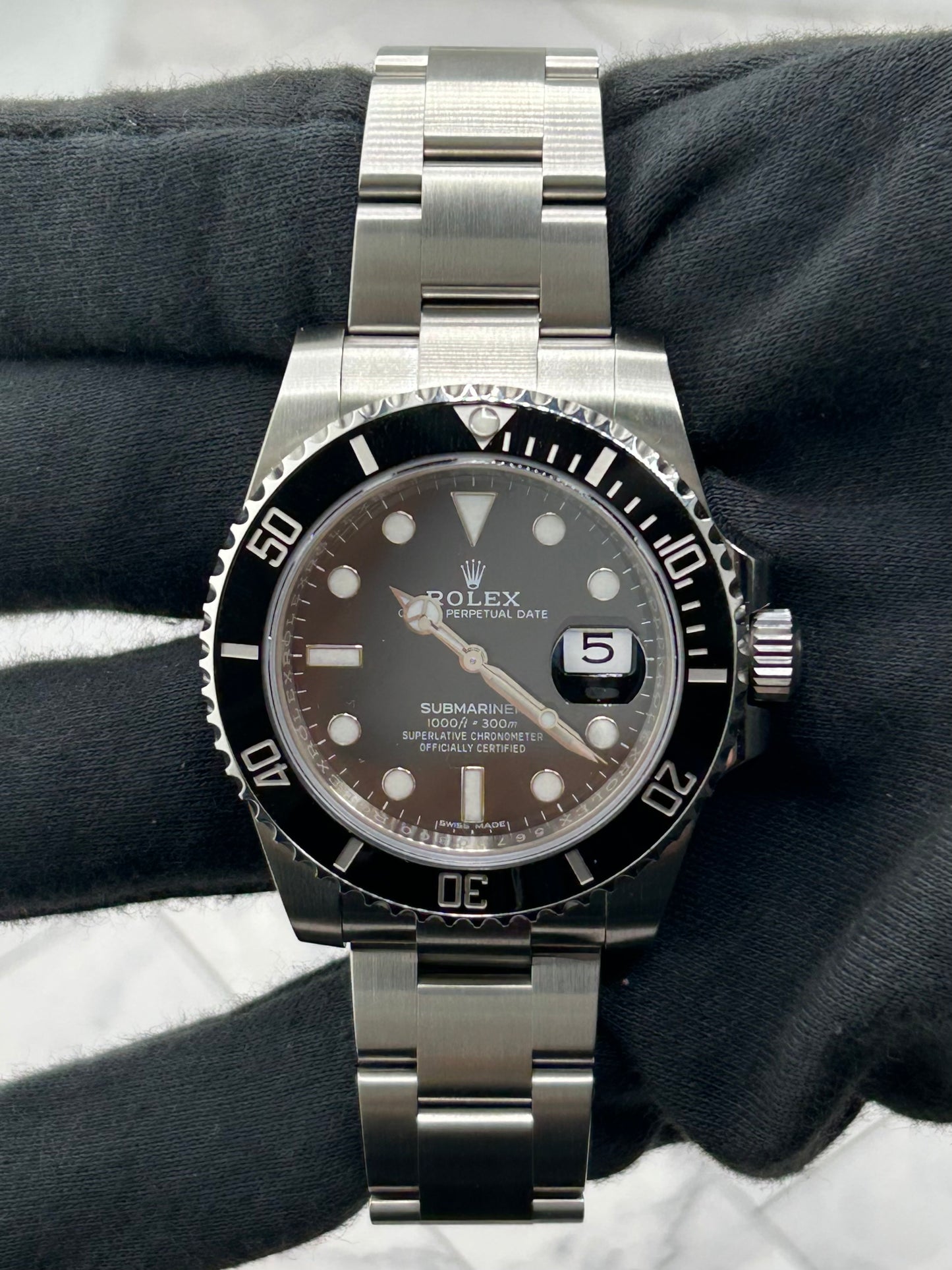Rolex Submariner Black Dial on Oyster Ref. 116610LN Card 2017 — view 2