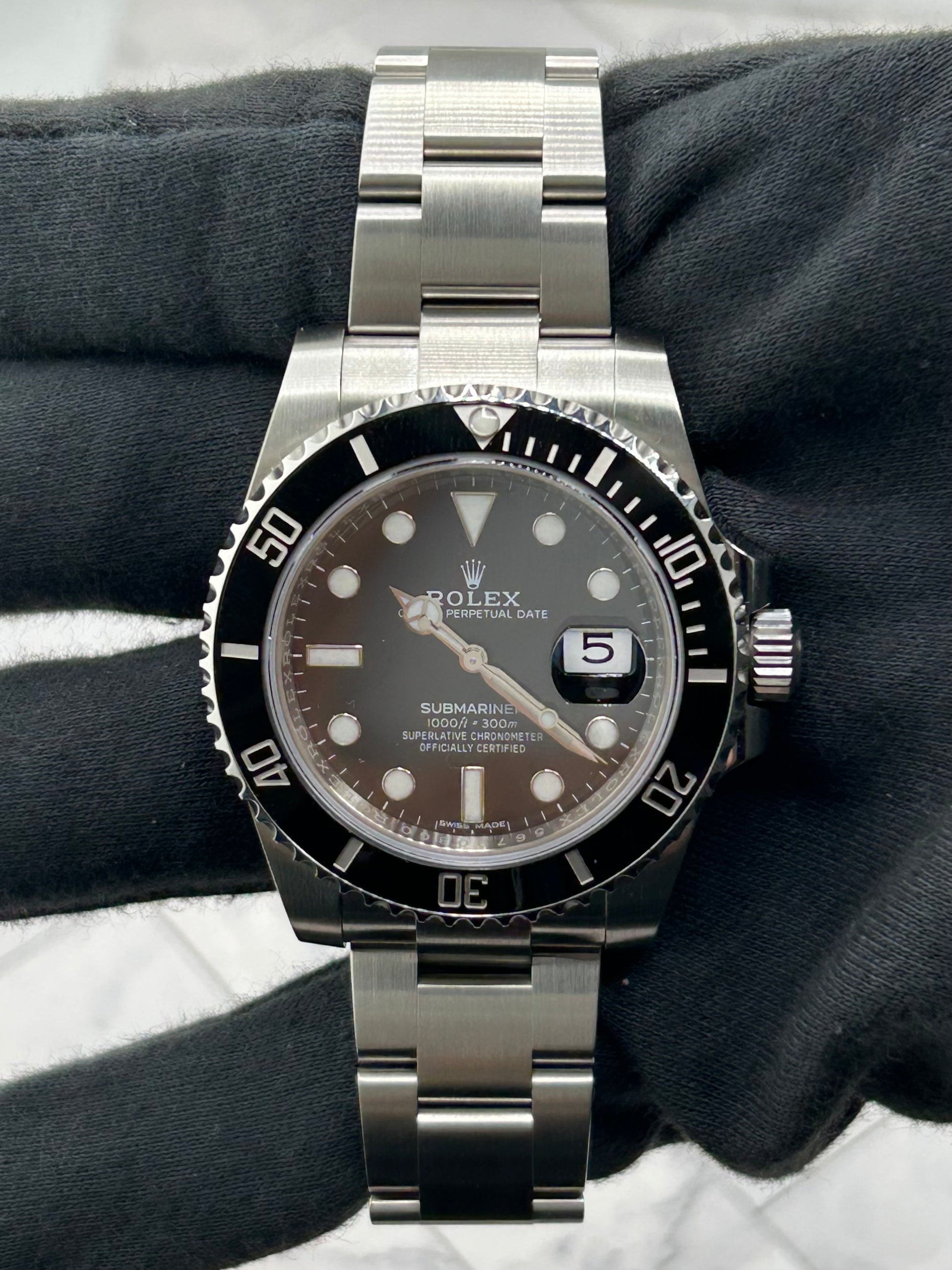 Rolex Submariner Black Dial on Oyster Ref. 116610LN Card 2017 — view 2