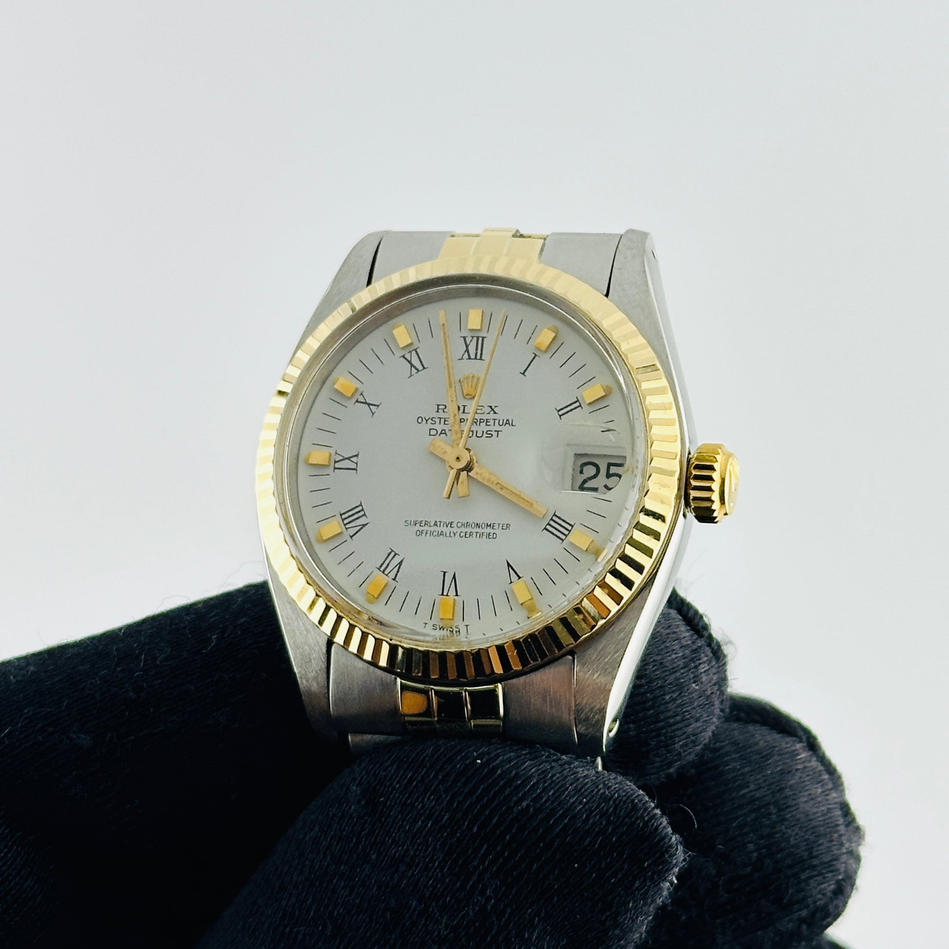 Rolex Datejust White Roman Dial on D Link Jubilee 14k Ref. 6827 Papers 1985 — view 5