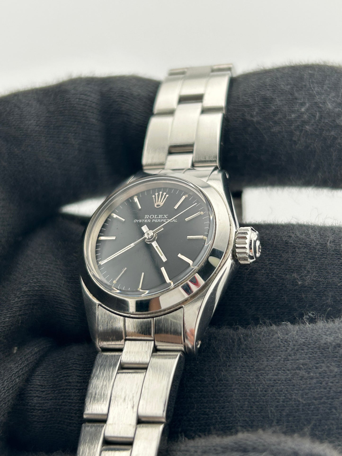 Rolex Oyster Perpetual Lady Black Stick Dial on Oyster Steel Bracelet Ref. 6618 1968 — view 2