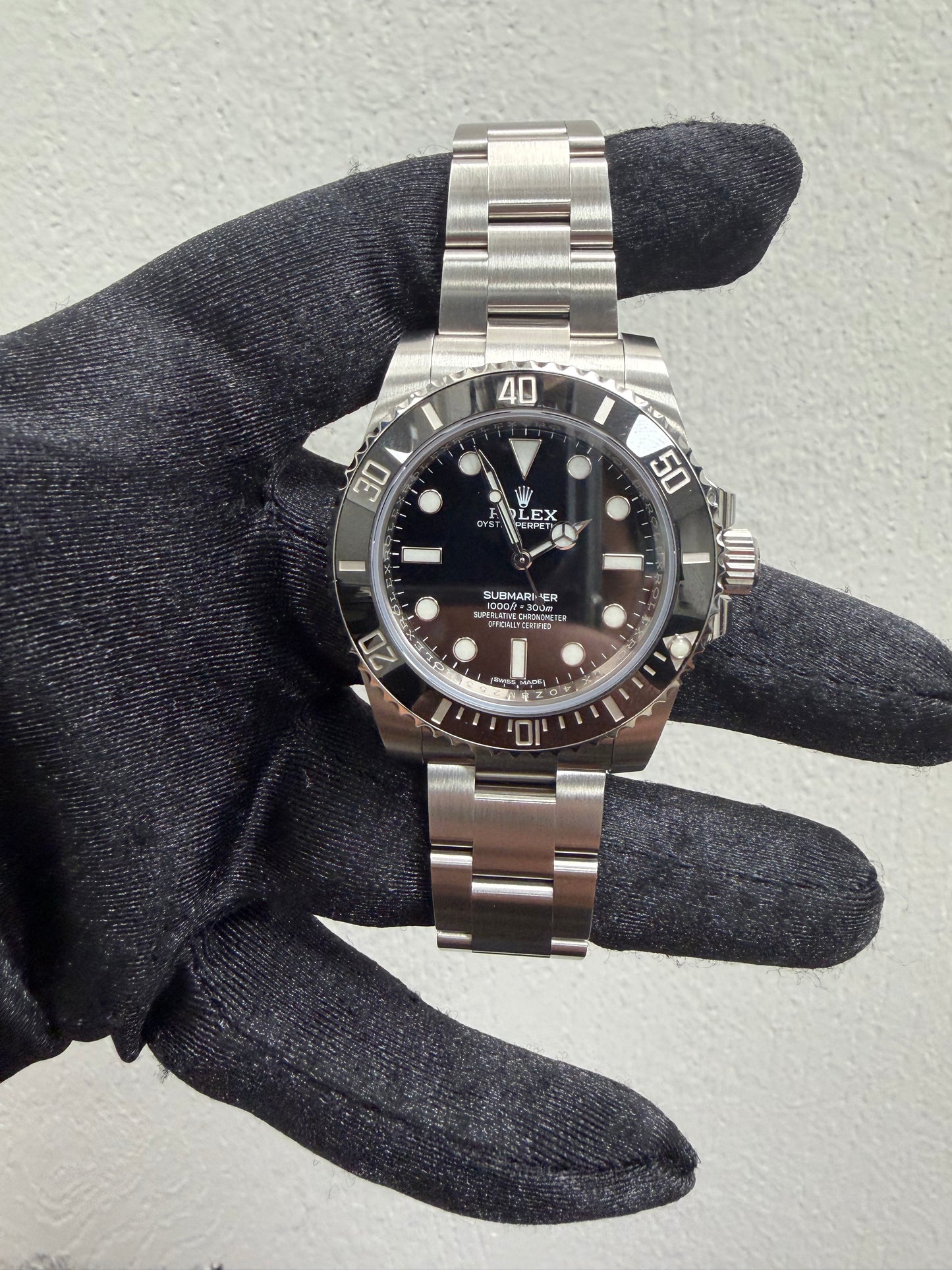 Rolex Submariner No-Date Black Dial on Oyster Ref. 114060 Card 2019 — view 2