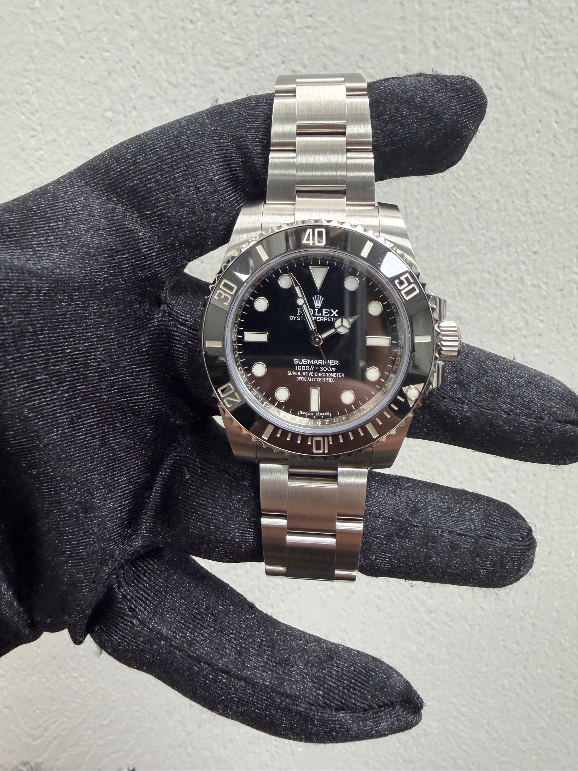 Rolex Submariner No-Date Black Dial on Oyster Ref. 114060 Card 2019 — view 2