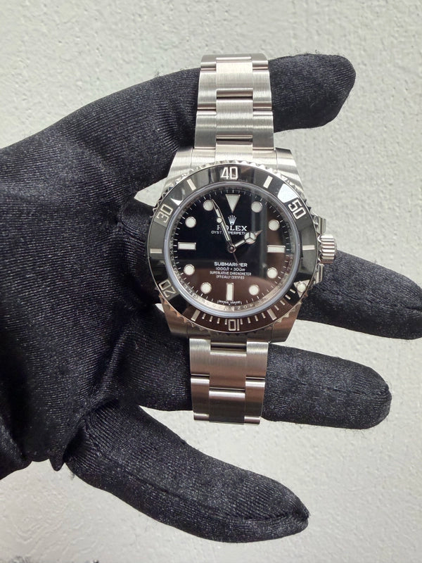 Rolex Submariner No-Date Black Dial on Oyster Ref 114060 with New Style Card White 2019