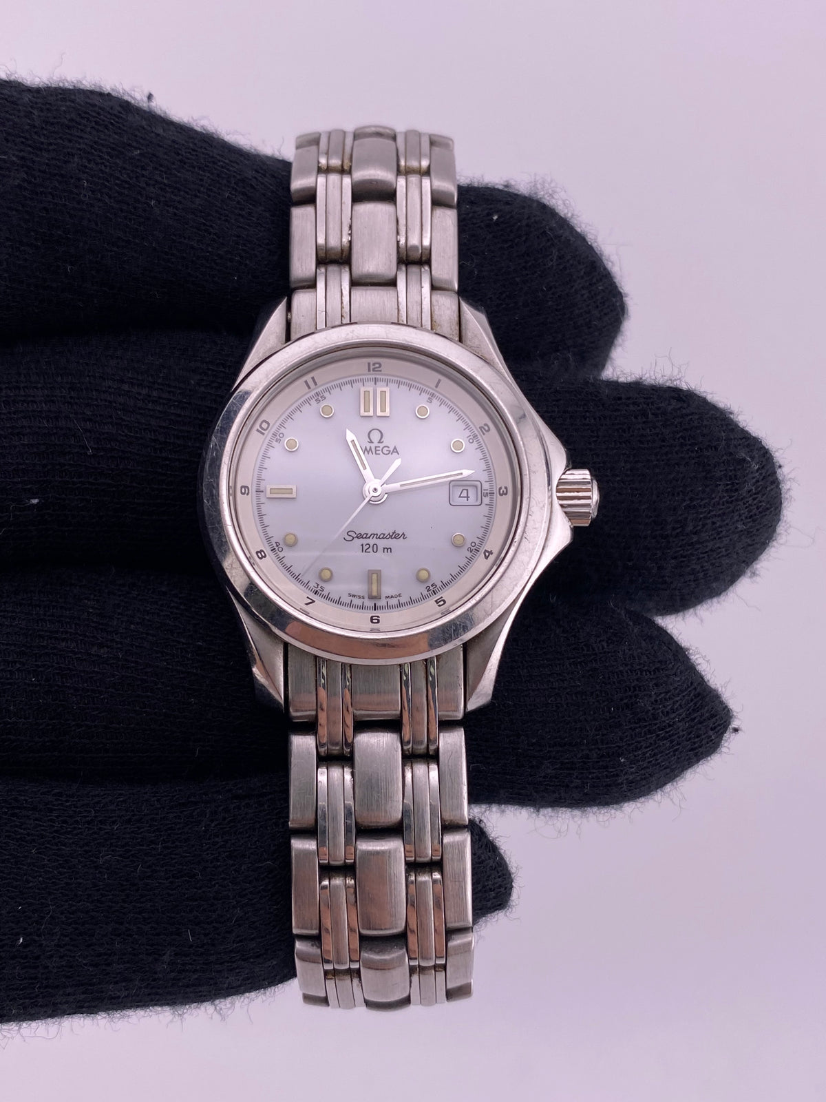 Omega Seamaster 120m White Dial on Stainless Steel Bracelet Ref. 2581.2 — view 2