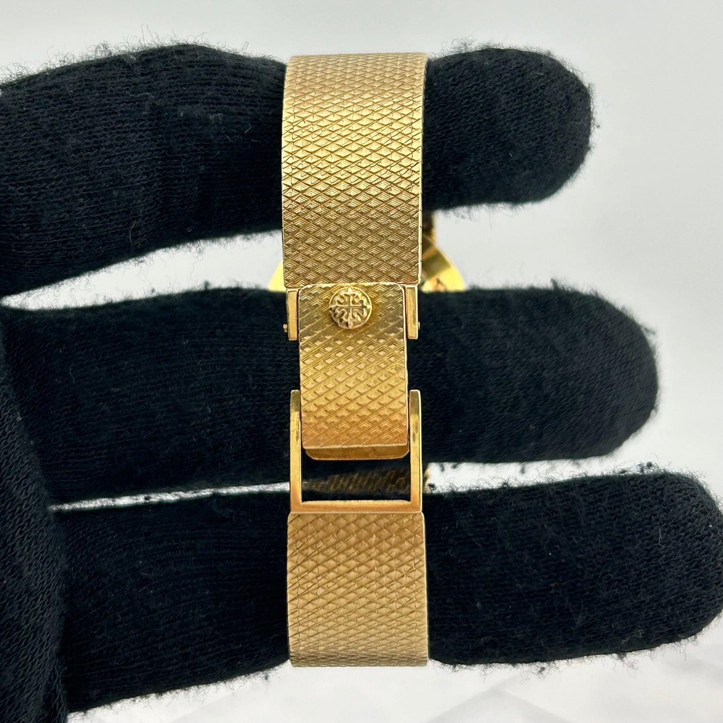 Patek Philippe Calatrava Gold Dial on Mesh Ref. 3338 — view 3