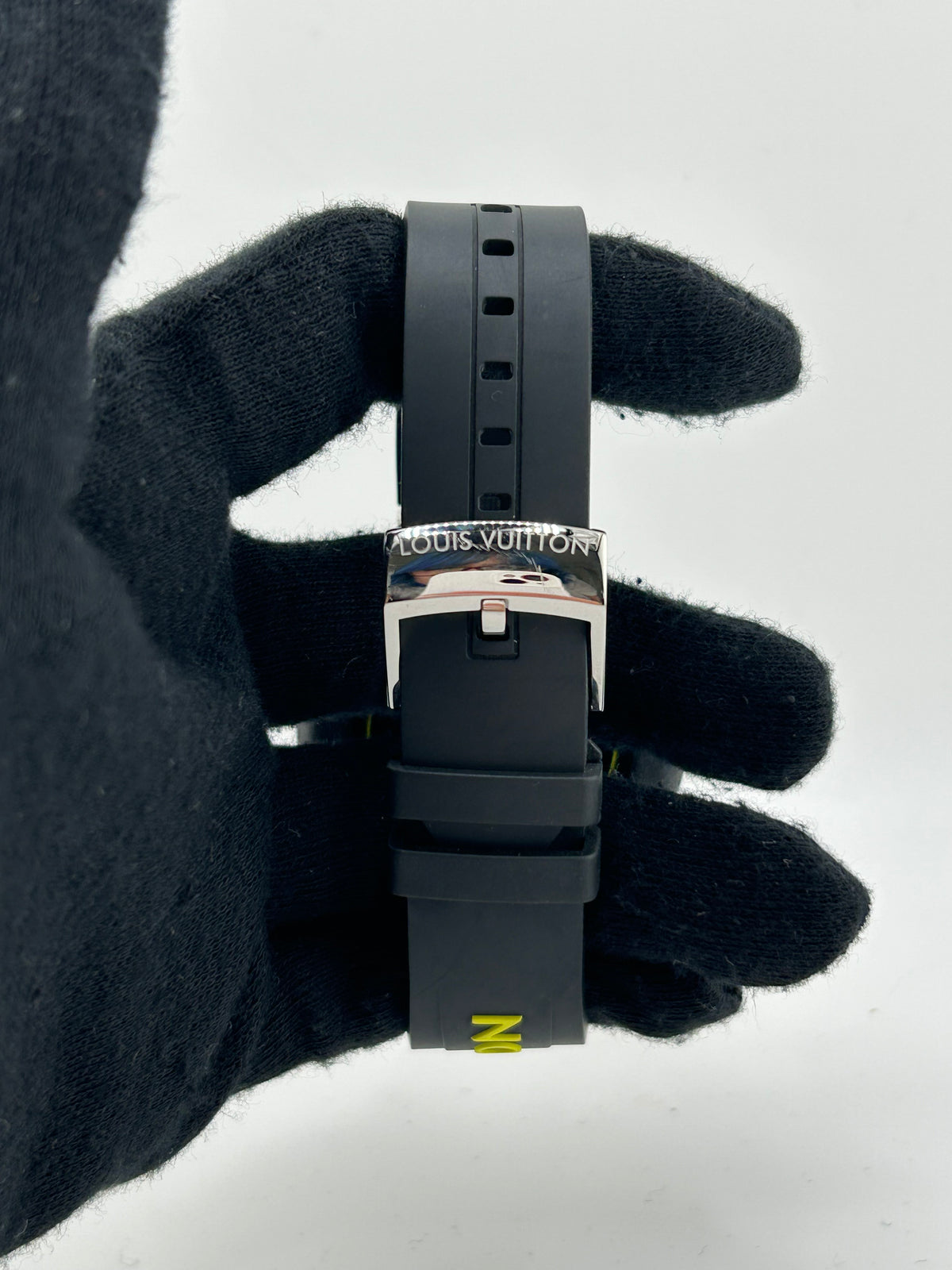 Louis Vuitton Tambour Street Diver Black Dial on Black Rubber Band Ref. QA167 — view 4