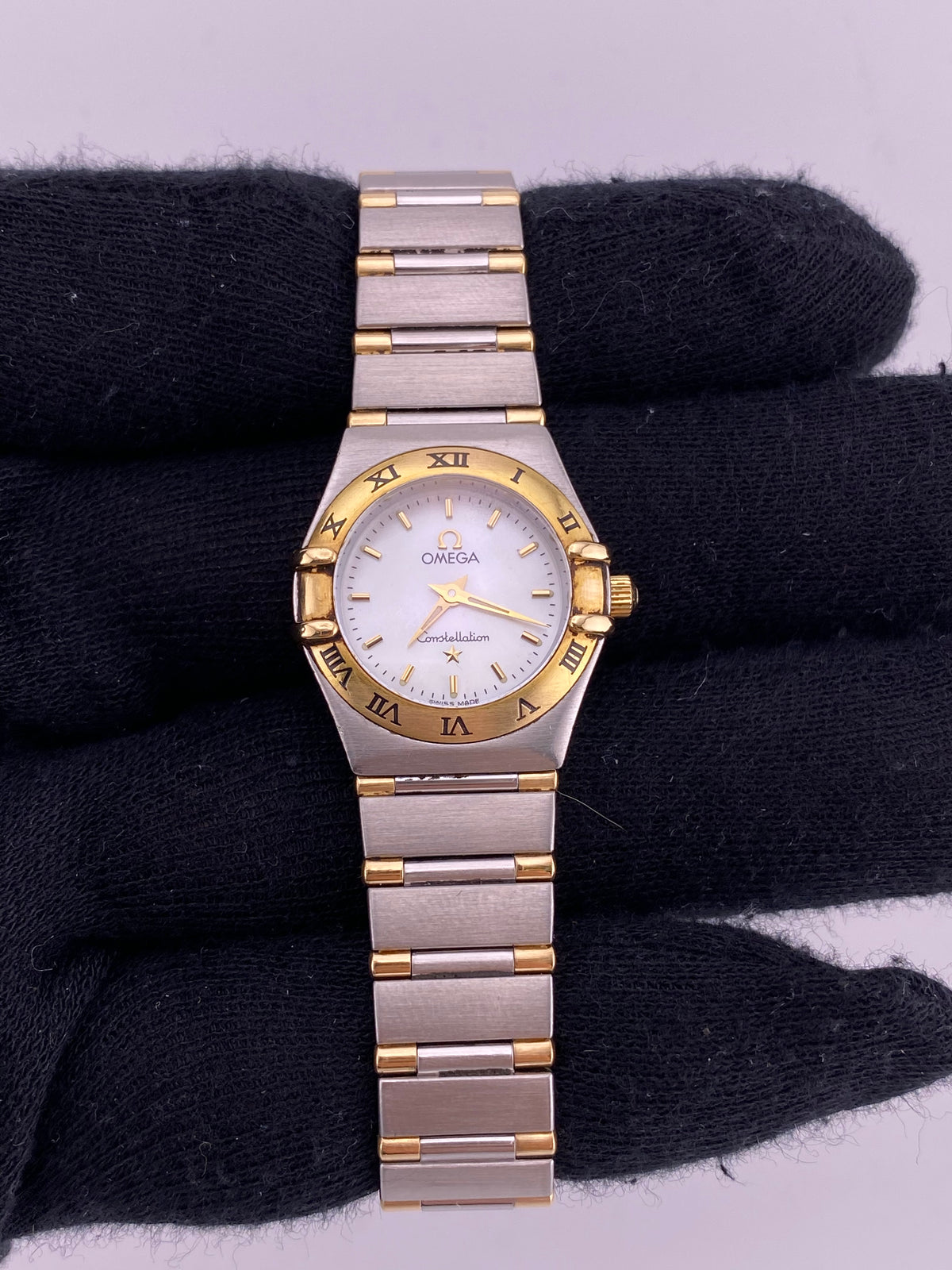 Omega Constellation White Dial on Stainless Steel & Yellow Gold Ref. 1262.70 — view 2