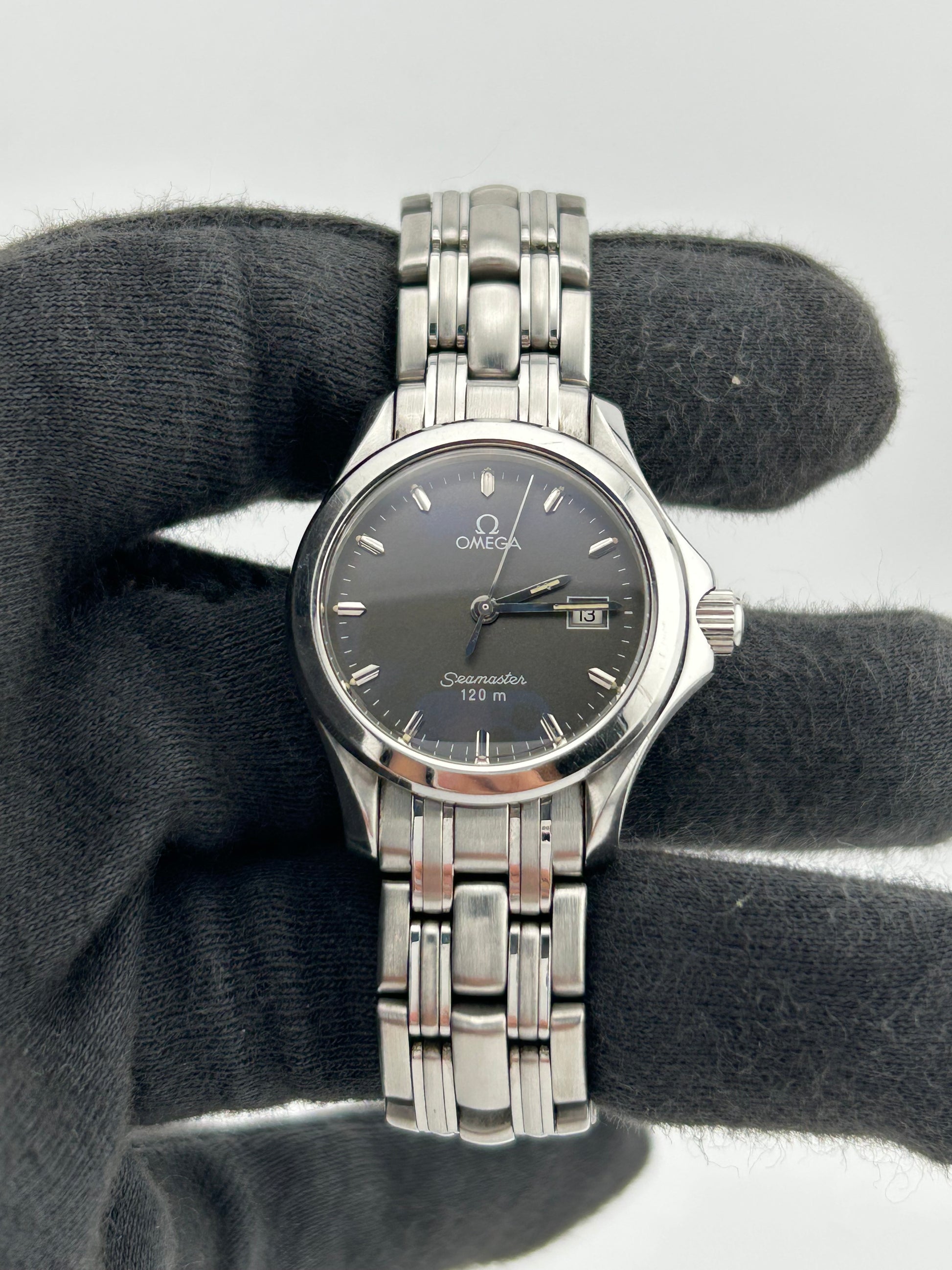 Omega Seamaster 120m Dark Gray Dial on Stainless Steel Bracelet Ref. 2571.41 Card 1993 — view 2