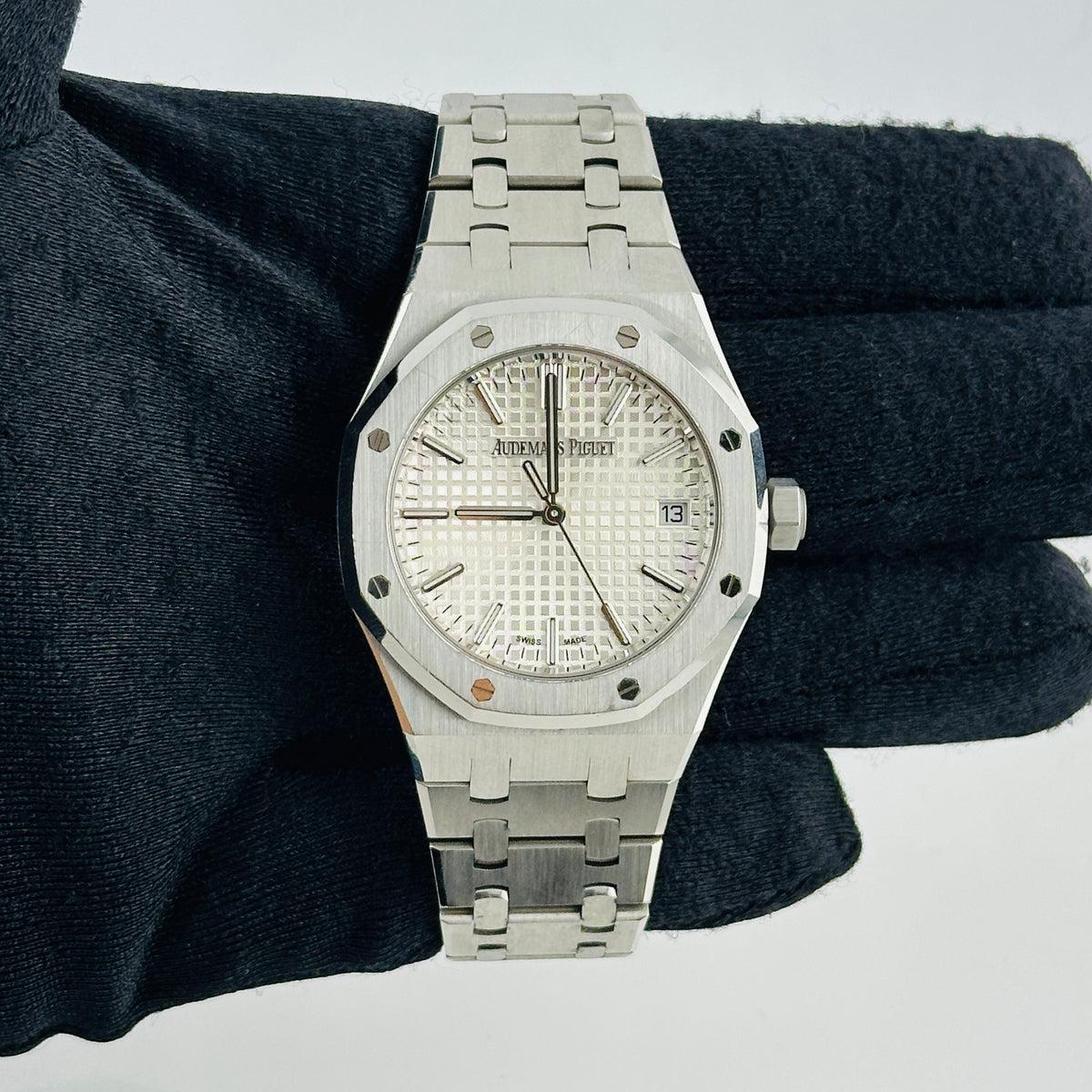 Audemars Piguet Royal Oak Selfwinding Silver Dial on Stainless Steel Bracelet Ref. 15550ST.OO.1356ST.01 Complete 2024 — view 2