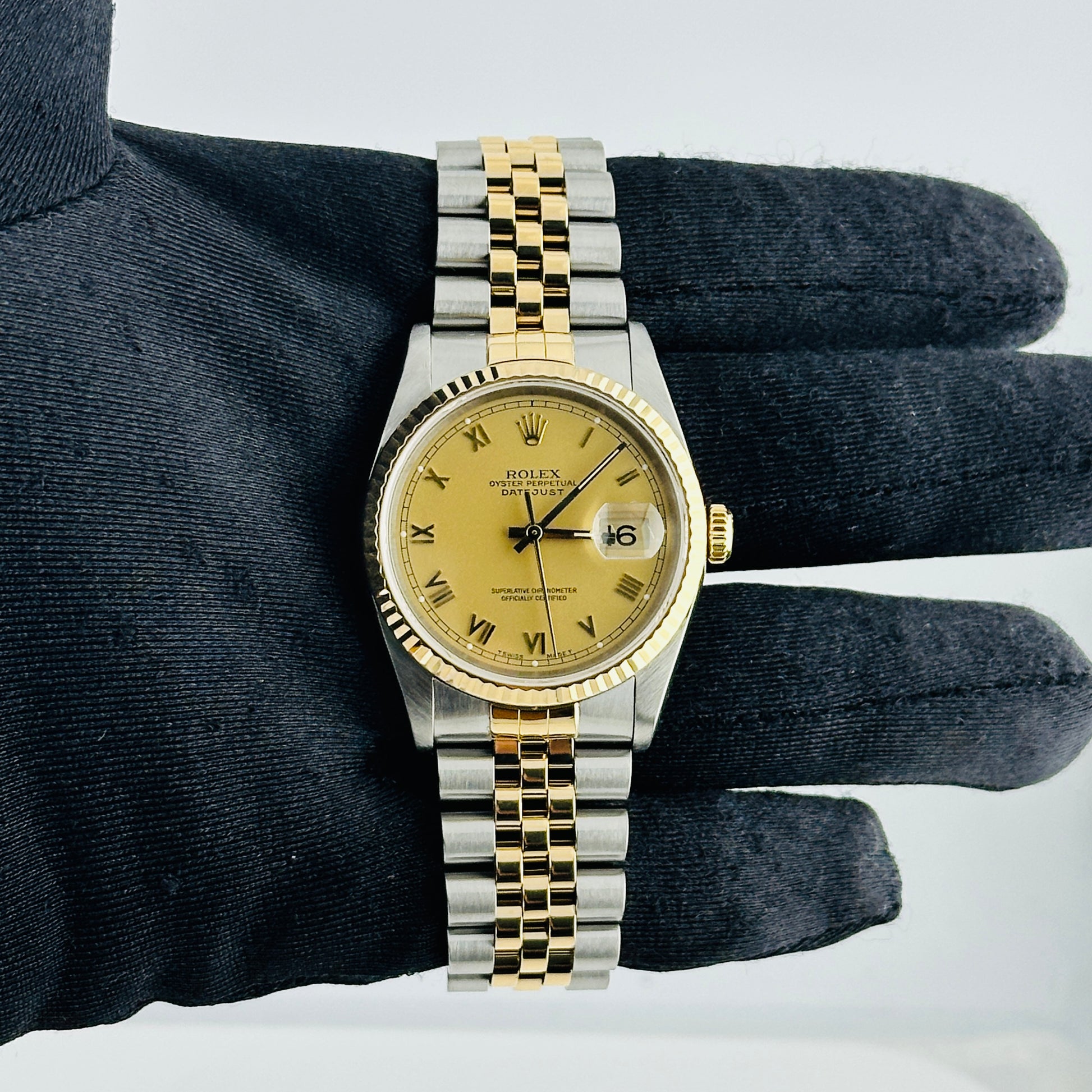 Rolex Datejust Champagne Roman Dial on D Link Jubilee Ref. 16233 Papers 1997 — view 2