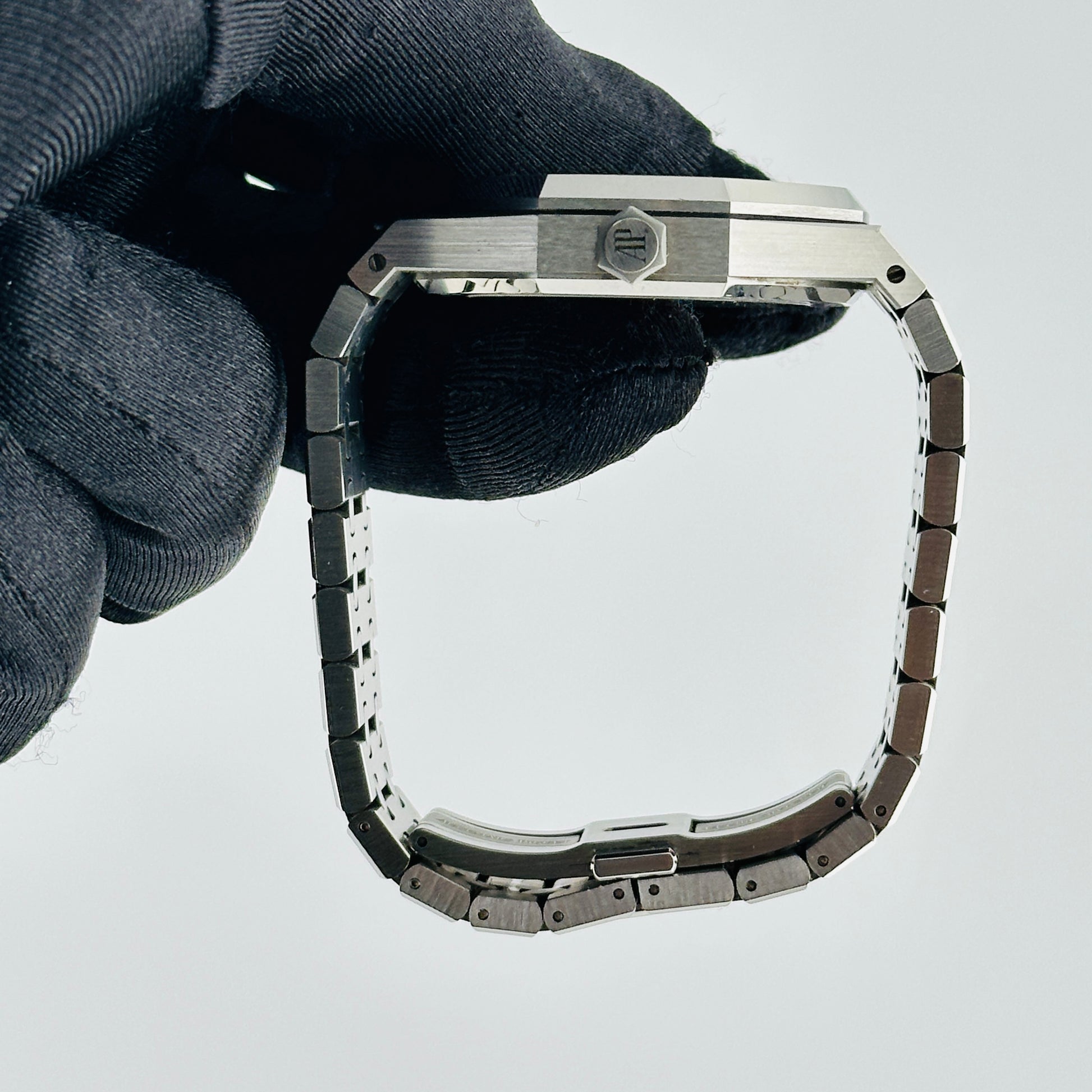 Audemars Piguet Royal Oak White Dial on Stainless Steel Bracelet Ref. 15500ST.OO.1220ST.04 Card — view 7