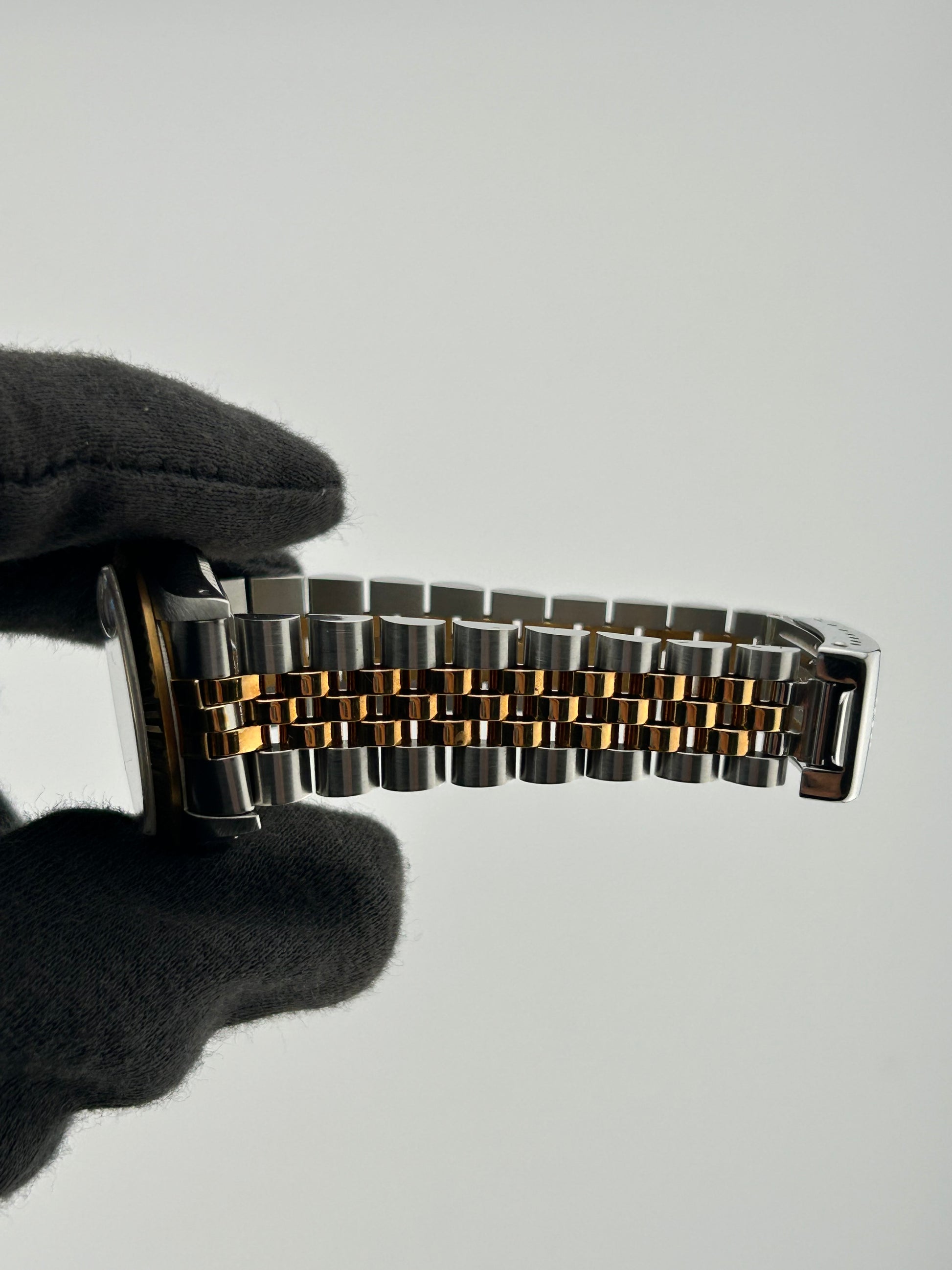 Rolex Datejust 31 Black Dial on Jubilee Ref. 68273 Papers 1995 — view 5