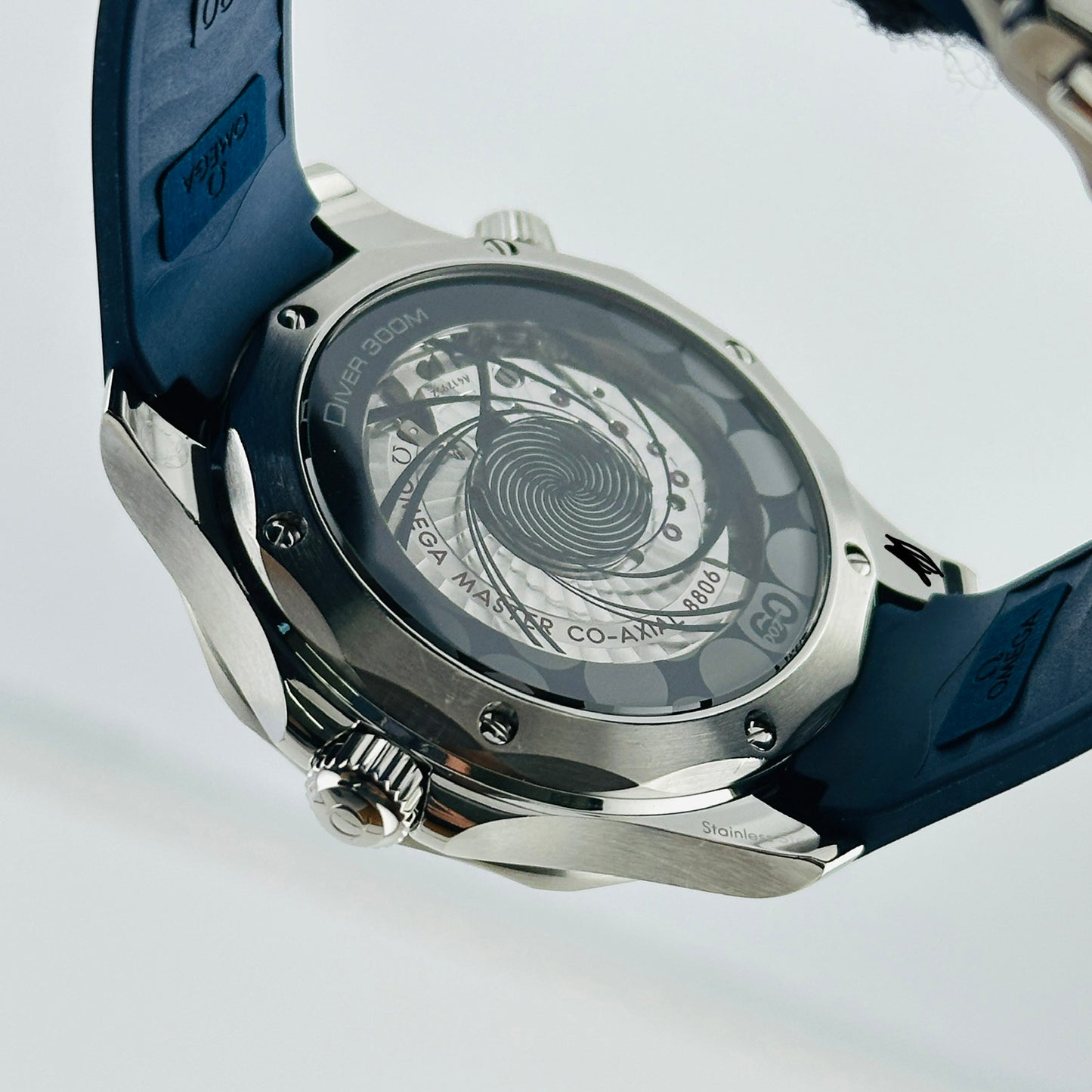 Omega Seamaster Diver James Bond Blue Dial on Rubber Band Ref. 210.30.42.20.03.002 — view 7