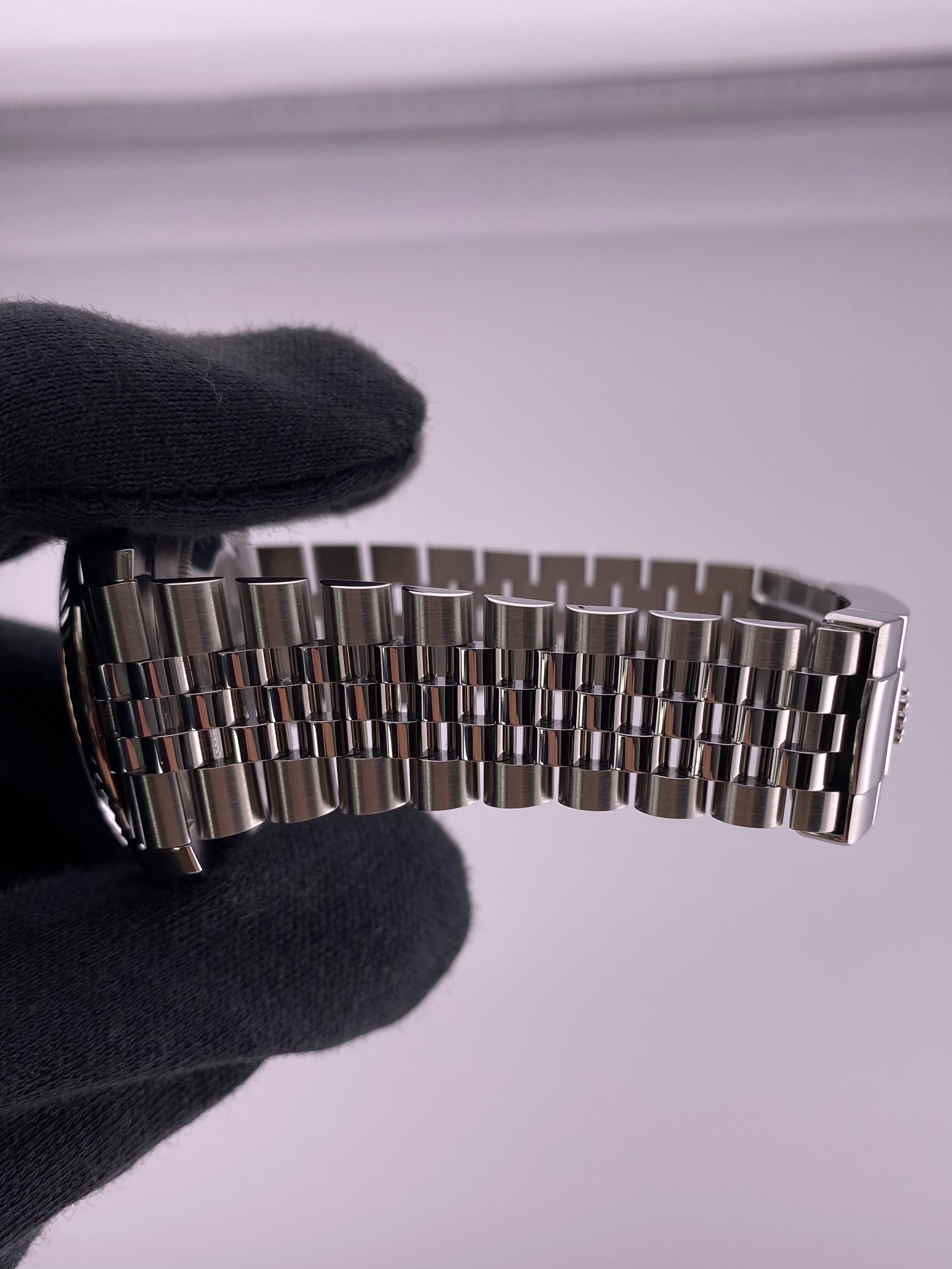 Rolex Datejust 41 Blue Roman Dial on Jubilee Ref. 126334 Card 2019 — view 5