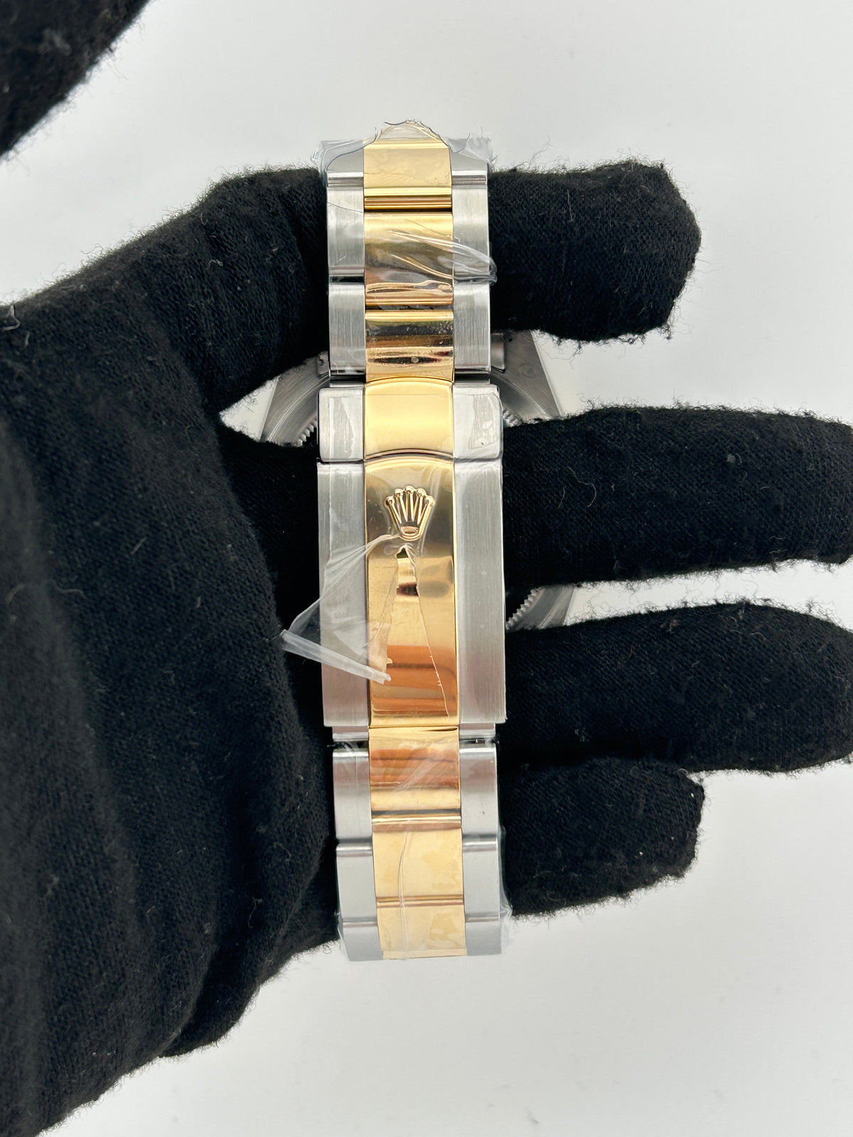 Rolex SkyDweller White Dial on Oyster Steel Bracelet Ref. 326933 Card 2019 — view 4