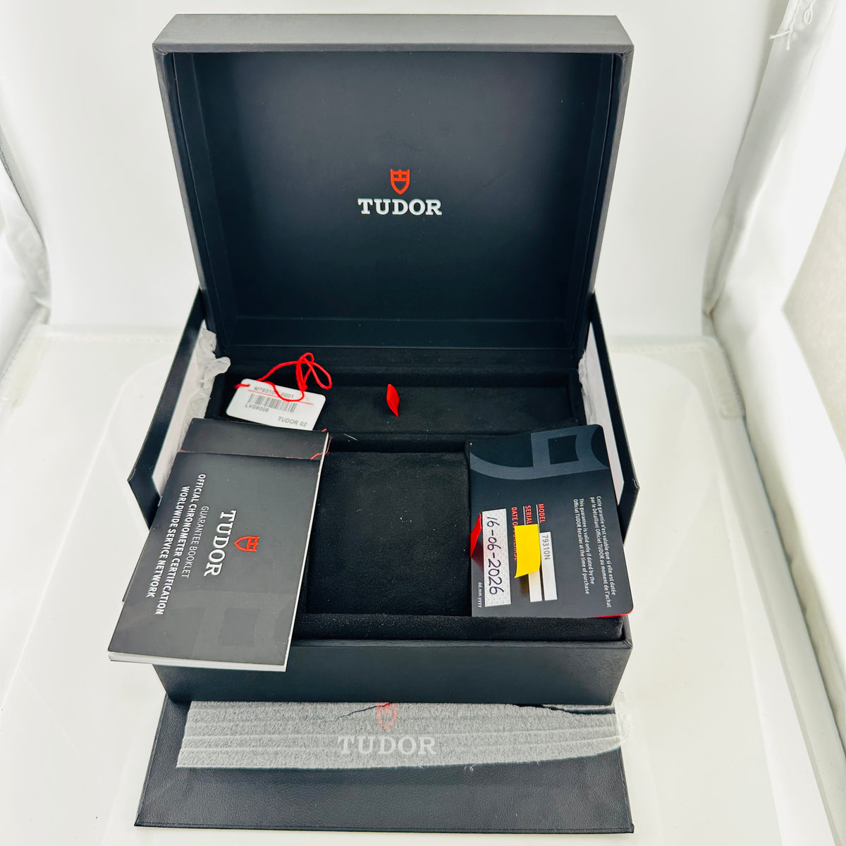 Tudor Black Bay Chrono Yellow With Black Sub Counters Dial on Stainless Steel Bracelet Ref. M79310N-0001 Complete 2026 — view 8