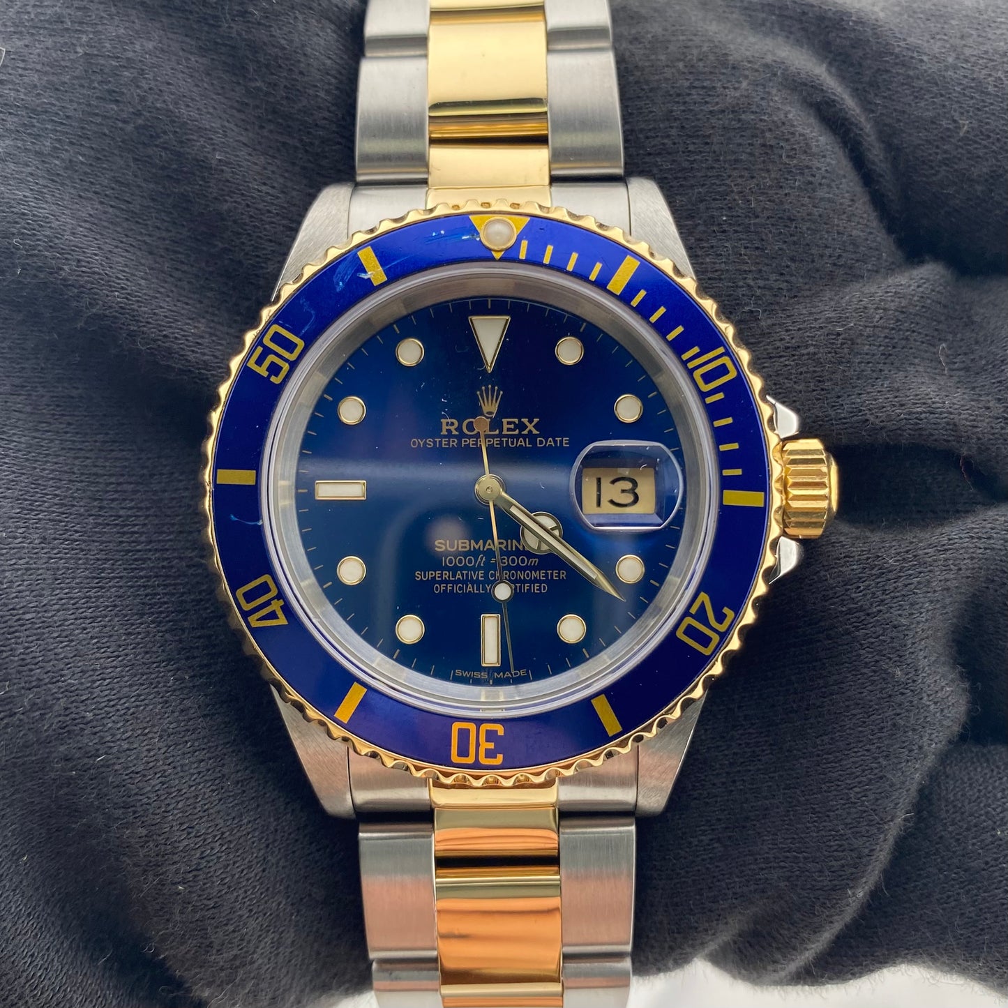 Rolex Submariner Blue Dial on Oyster Ref. 16613 Papers 1993 — view 2