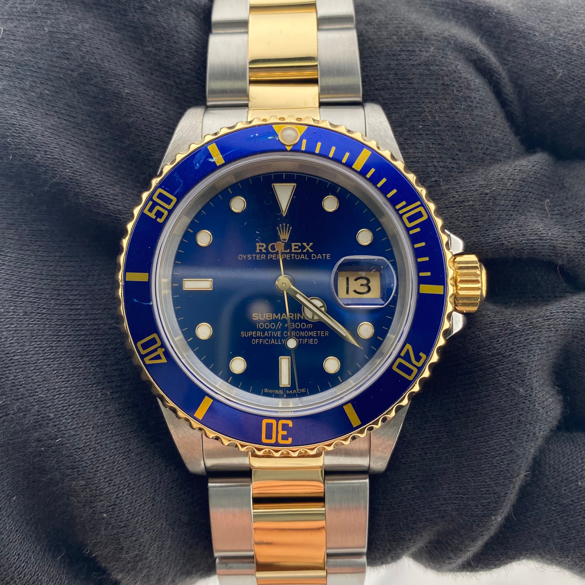 Rolex Submariner Blue Dial on Oyster Ref. 16613 Papers 1993 — view 2