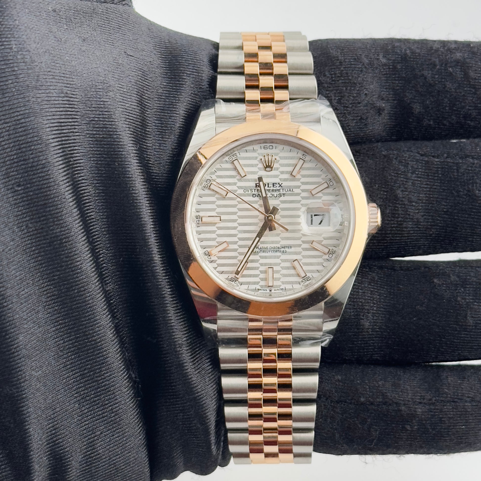 Rolex Datejust 41 Silver Fluted Motif Dial on Jubilee Ref. 126301 Card 2023 — view 2
