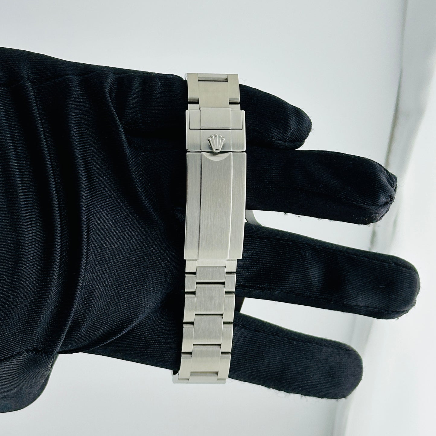 Rolex Submariner Black Dial on Oyster Ref. 116610LN Card 2016 — view 4