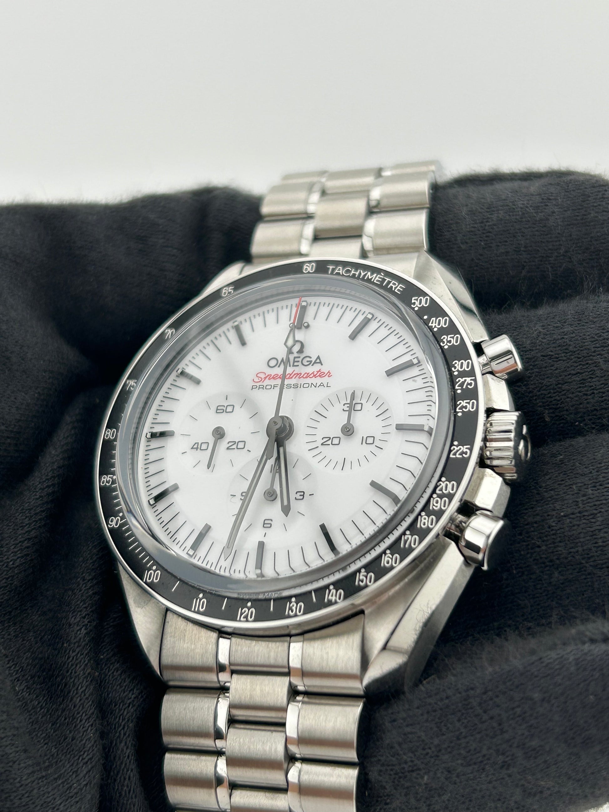 Omega Speedmaster Moonwatch Professional White Dial on Stainless Steel Ref. 310.30.42.50.04.001 Complete 2026 — view 3