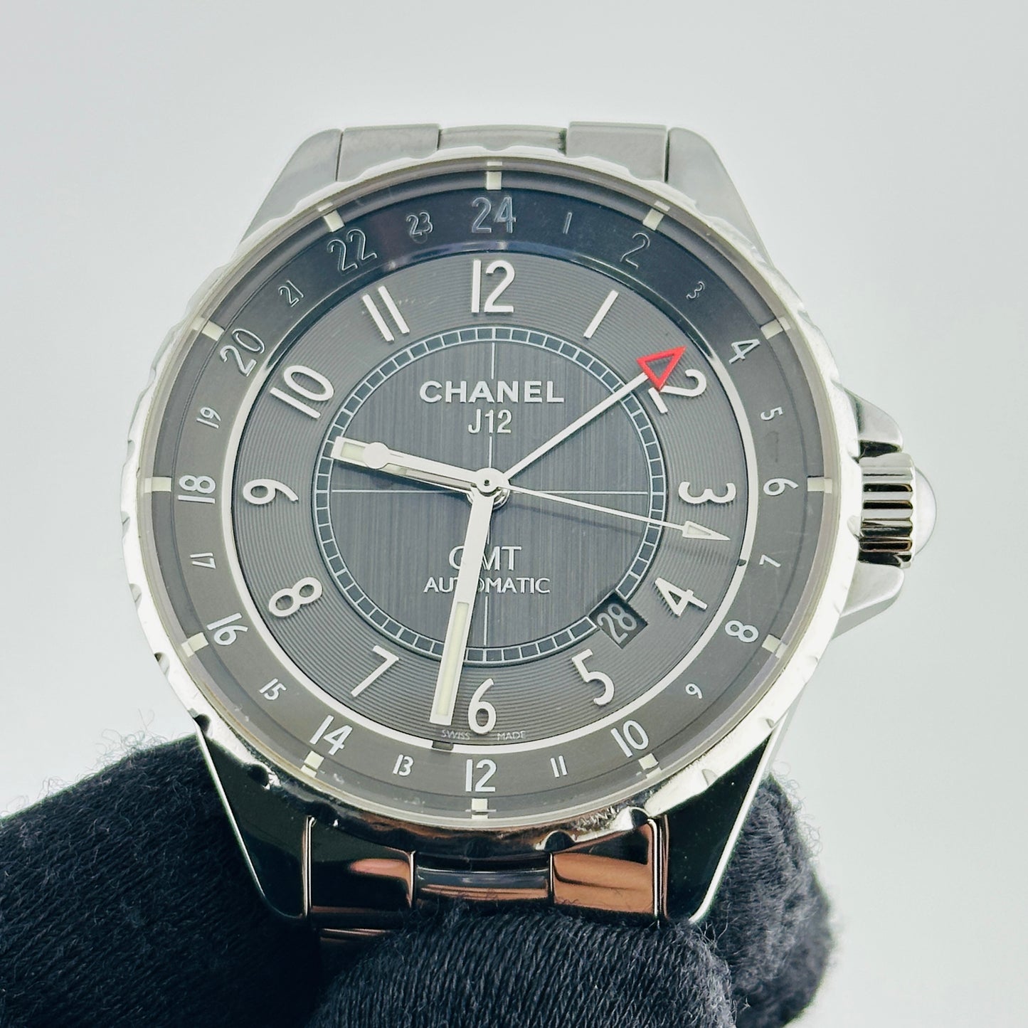 Chanel J12 Gray Dial on Ceramic Bracelet Ref. H3099 — view 3