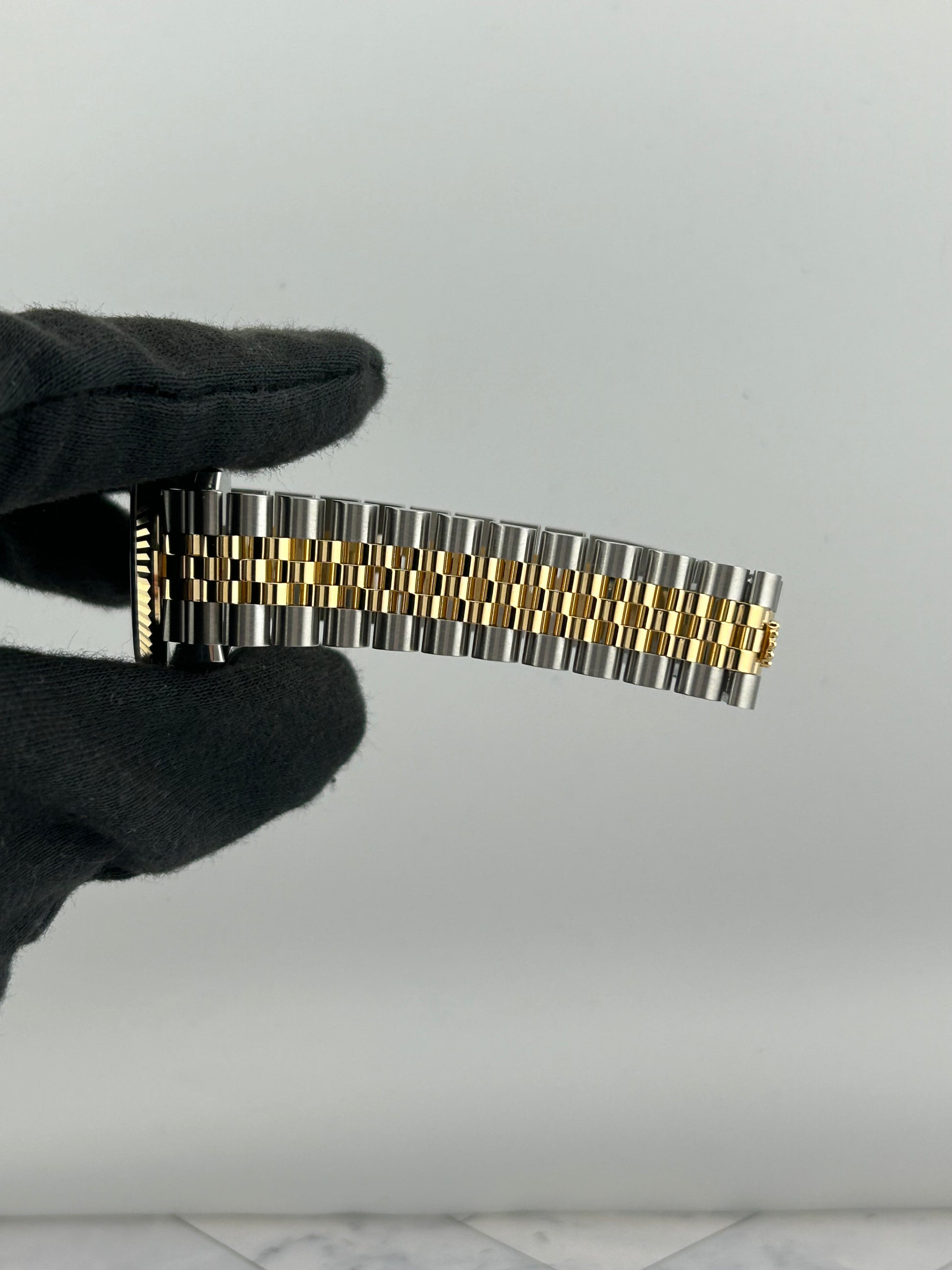 Rolex Datejust 31 Champagne Index Dial on Jubilee D Link Ref. 278273 Card 2026 — view 5