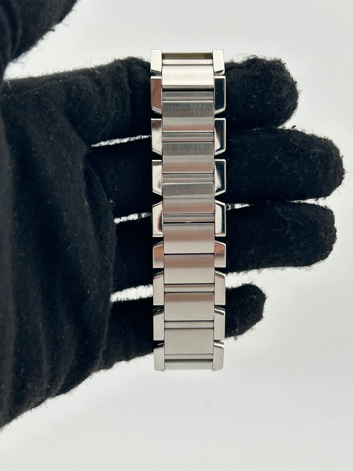 Cartier Tank Francaise Silver Dial on Stainless Steel Bracelet Ref. W51002Q3 — view 4
