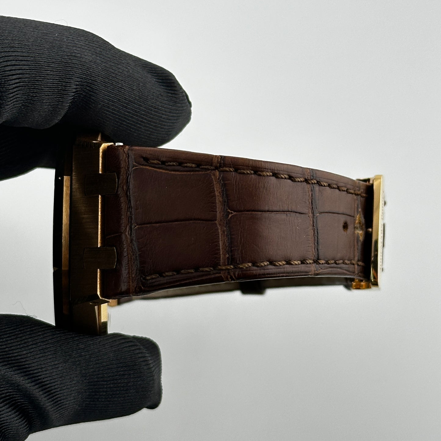 Audemars Piguet Royal Oak Selfwinding White Dial on Leather Strap Ref. 15400OR.OO.D088CR.01 Card 2019 — view 6