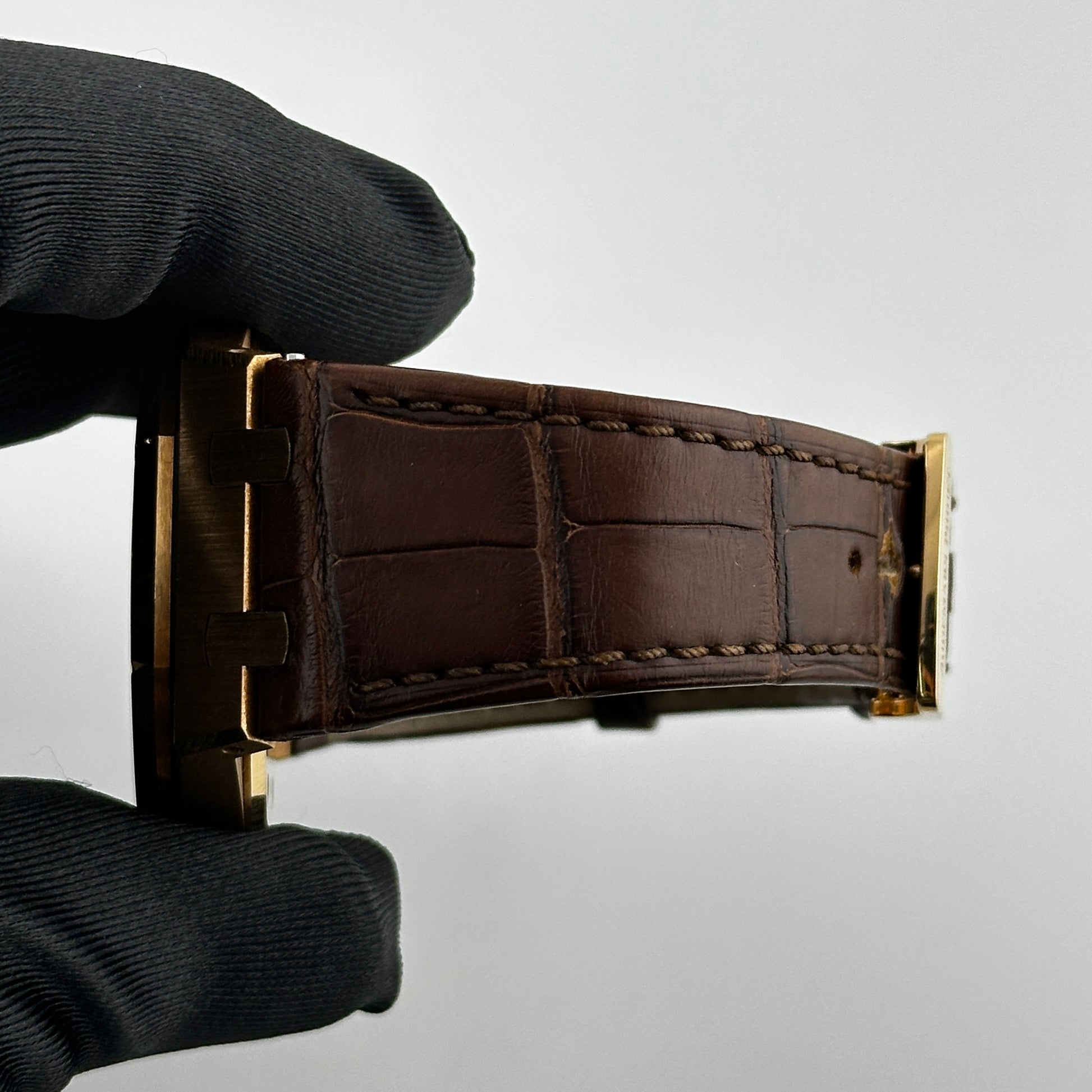 Audemars Piguet Royal Oak Selfwinding White Dial on Leather Strap Ref. 15400OR.OO.D088CR.01 Card 2019 — view 6