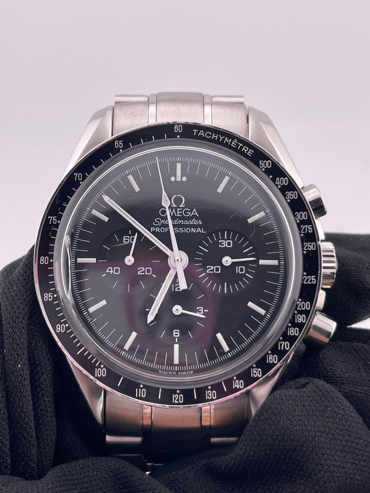 Omega Speedmaster Professional Moonwatch Black Dial on Stainless Steel Ref. 3570.5 — view 3