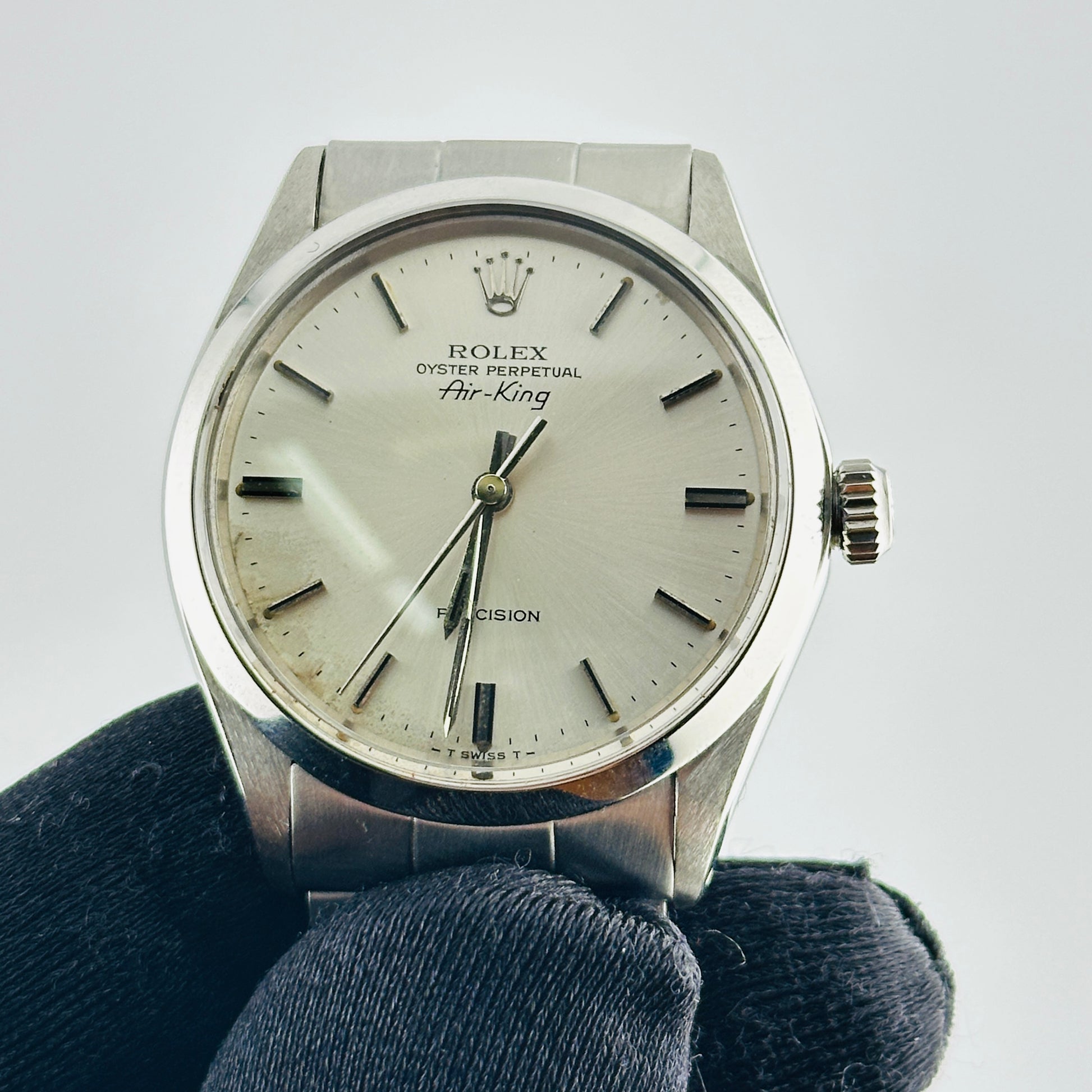 Rolex Air-King Silver Stick / Has Spots Dial on Folded Oyster Ref. 5500 1974 — view 3